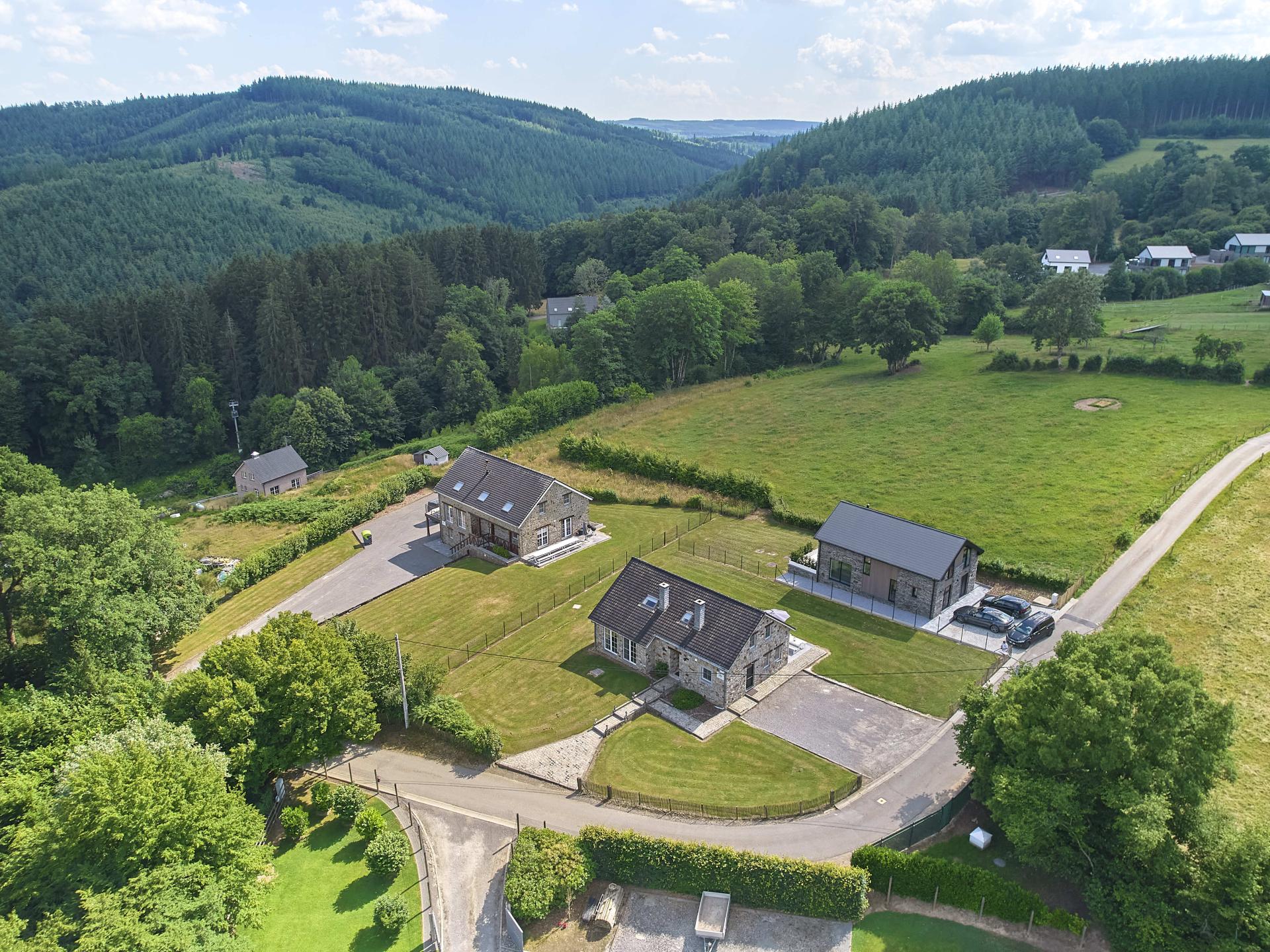 12-persoons vakantiehuis in Lierneux met open haard en tuin - foto 21