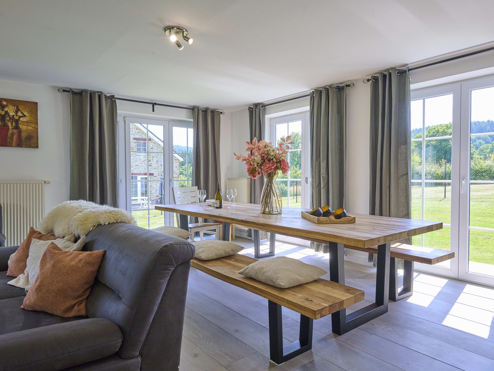 12-persoons vakantiehuis in Lierneux met open haard en tuin - foto 36