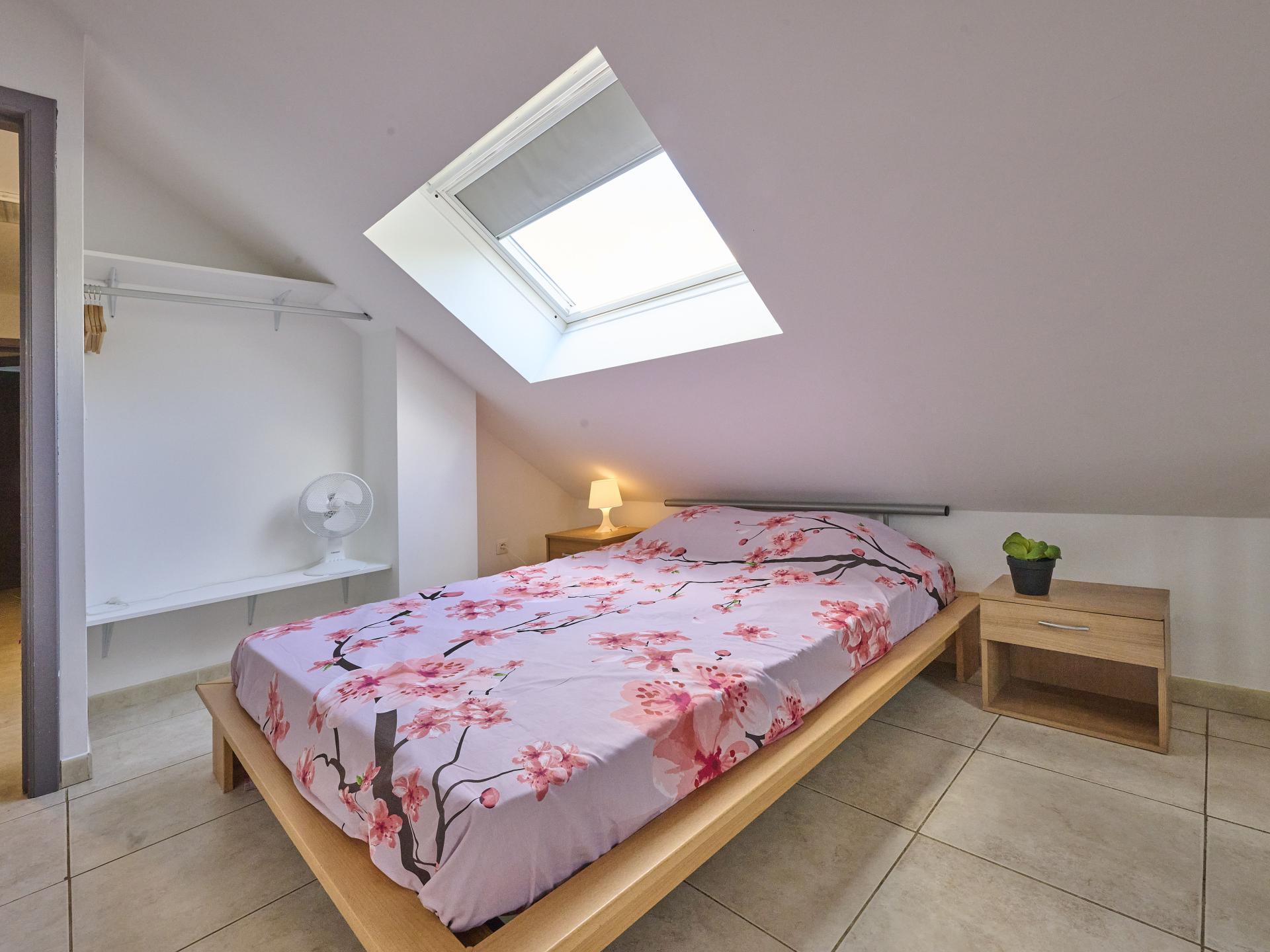 12-persoons vakantiehuis in Lierneux met open haard en tuin - foto 15