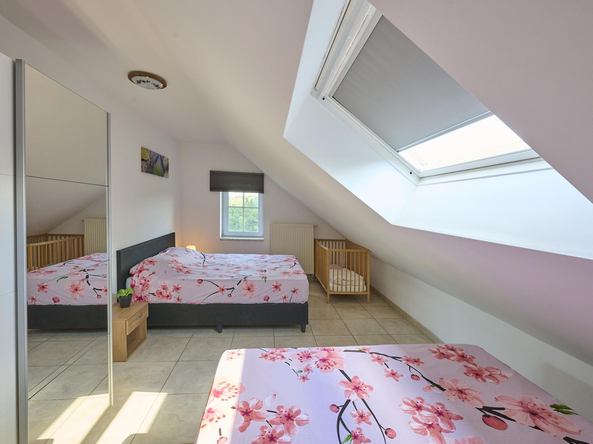 12-persoons vakantiehuis in Lierneux met open haard en tuin - foto 5