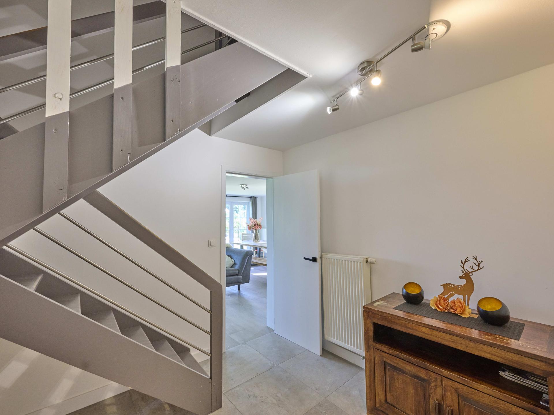 12-persoons vakantiehuis in Lierneux met open haard en tuin - foto 20