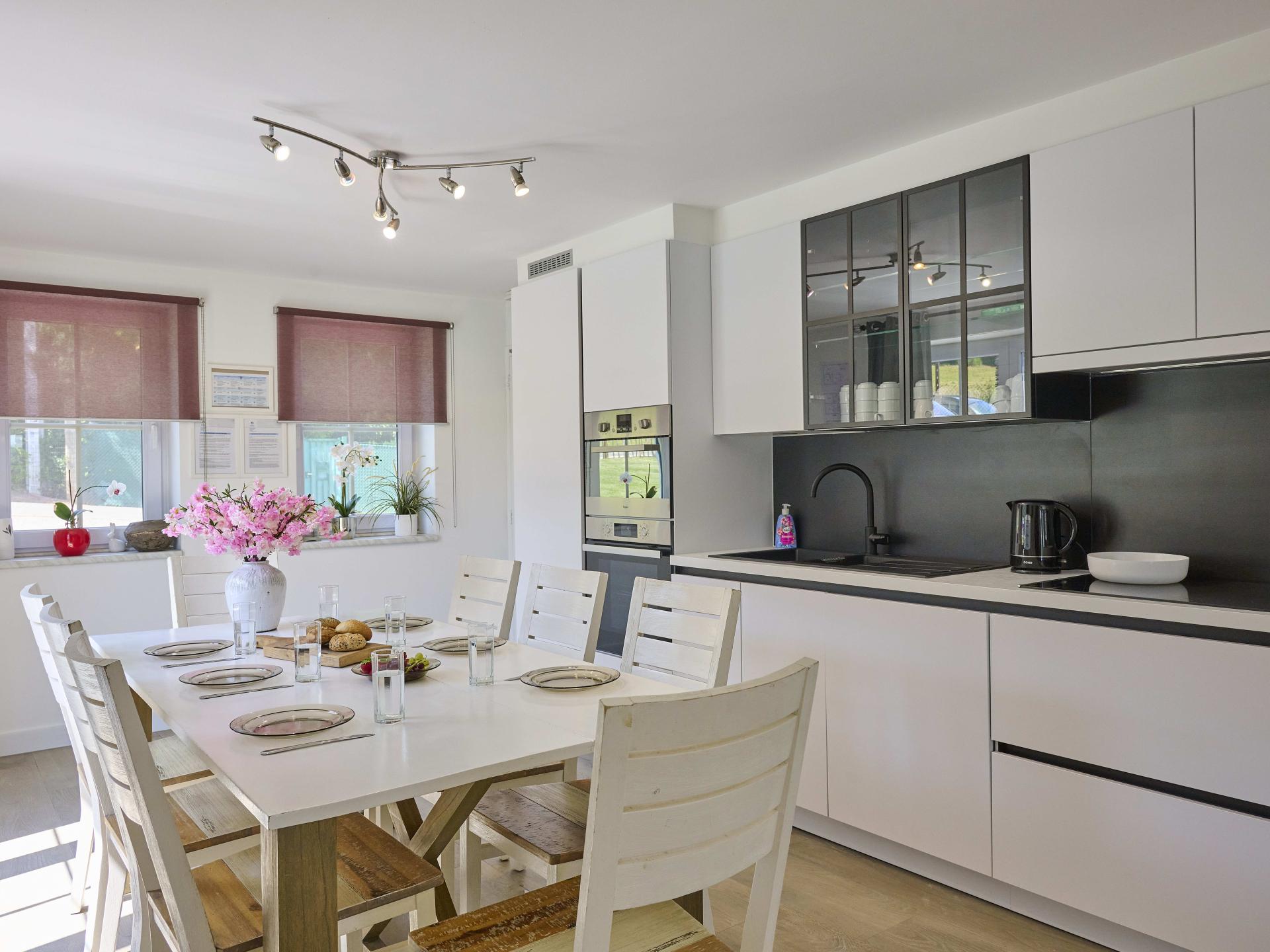 12-persoons vakantiehuis in Lierneux met open haard en tuin - foto 4