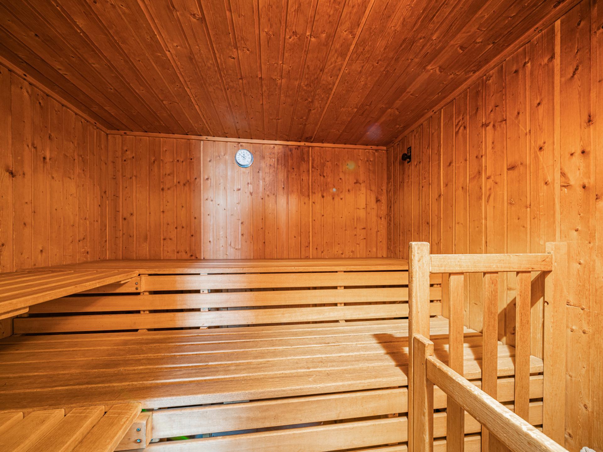 Authentiek chalet voor 14 personen met sauna in het centrum van Kirchberg - foto 19