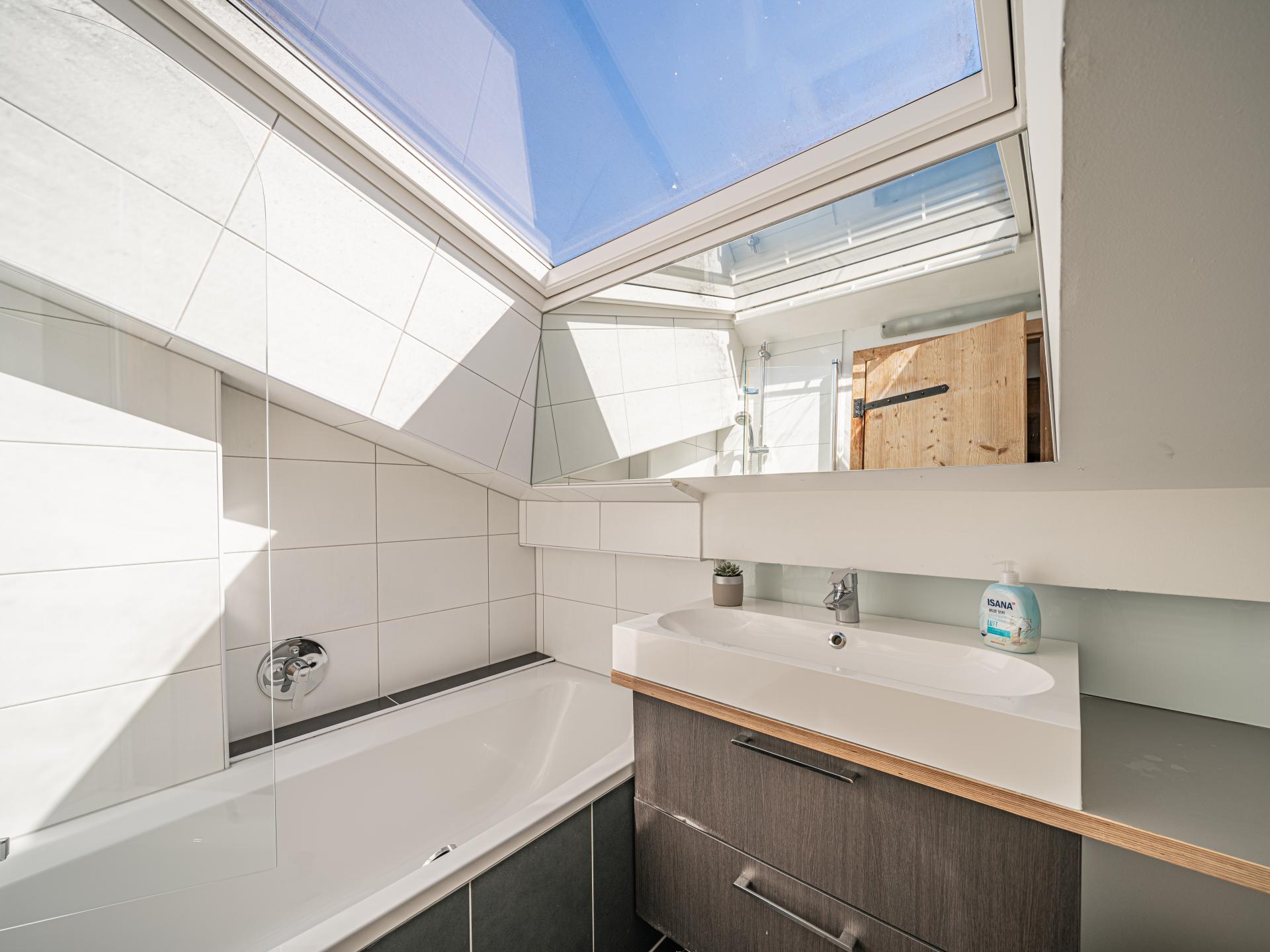 Authentiek chalet voor 14 personen met sauna in het centrum van Kirchberg - foto 12