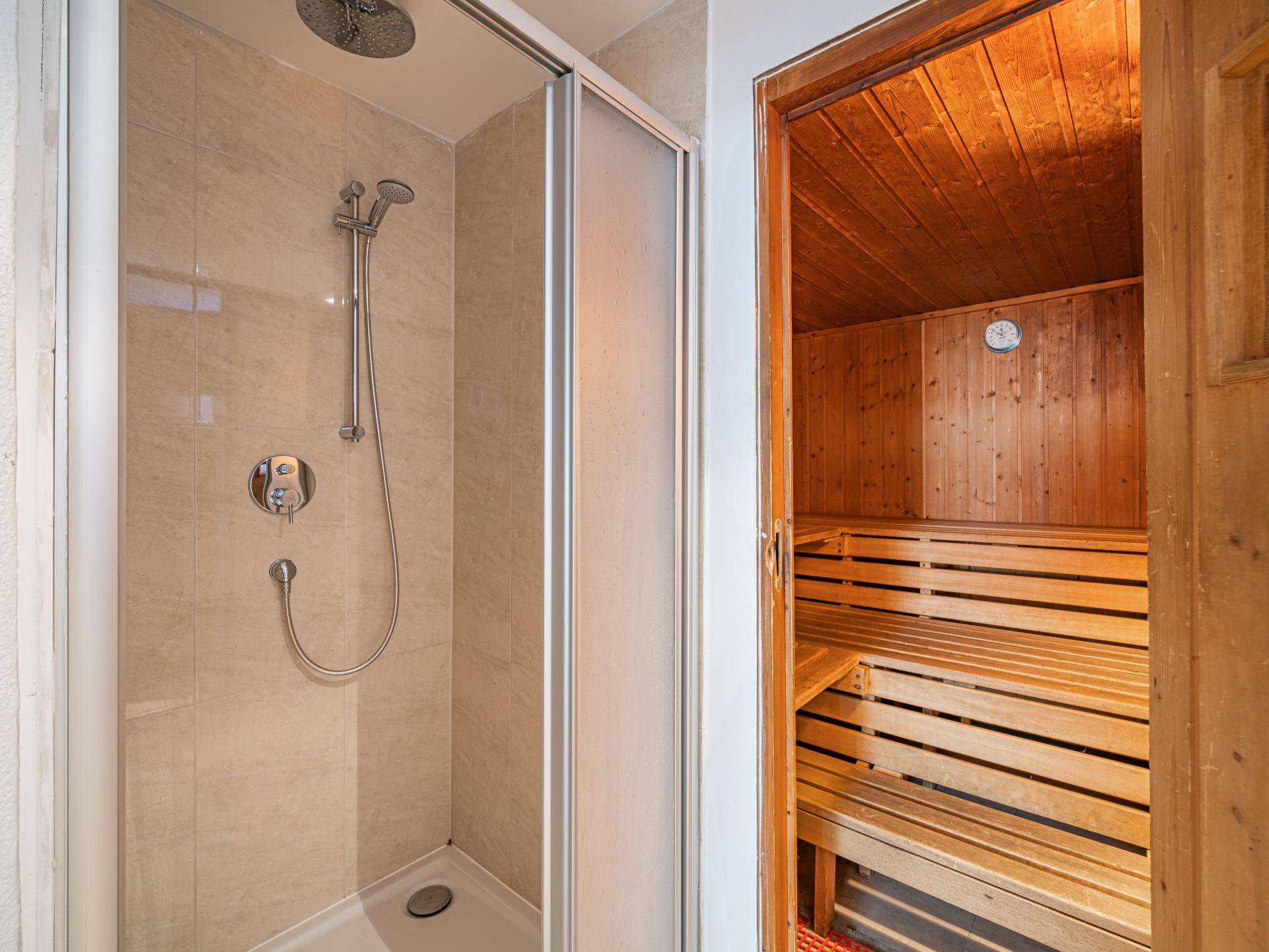 Authentiek chalet voor 14 personen met sauna in het centrum van Kirchberg - foto 20