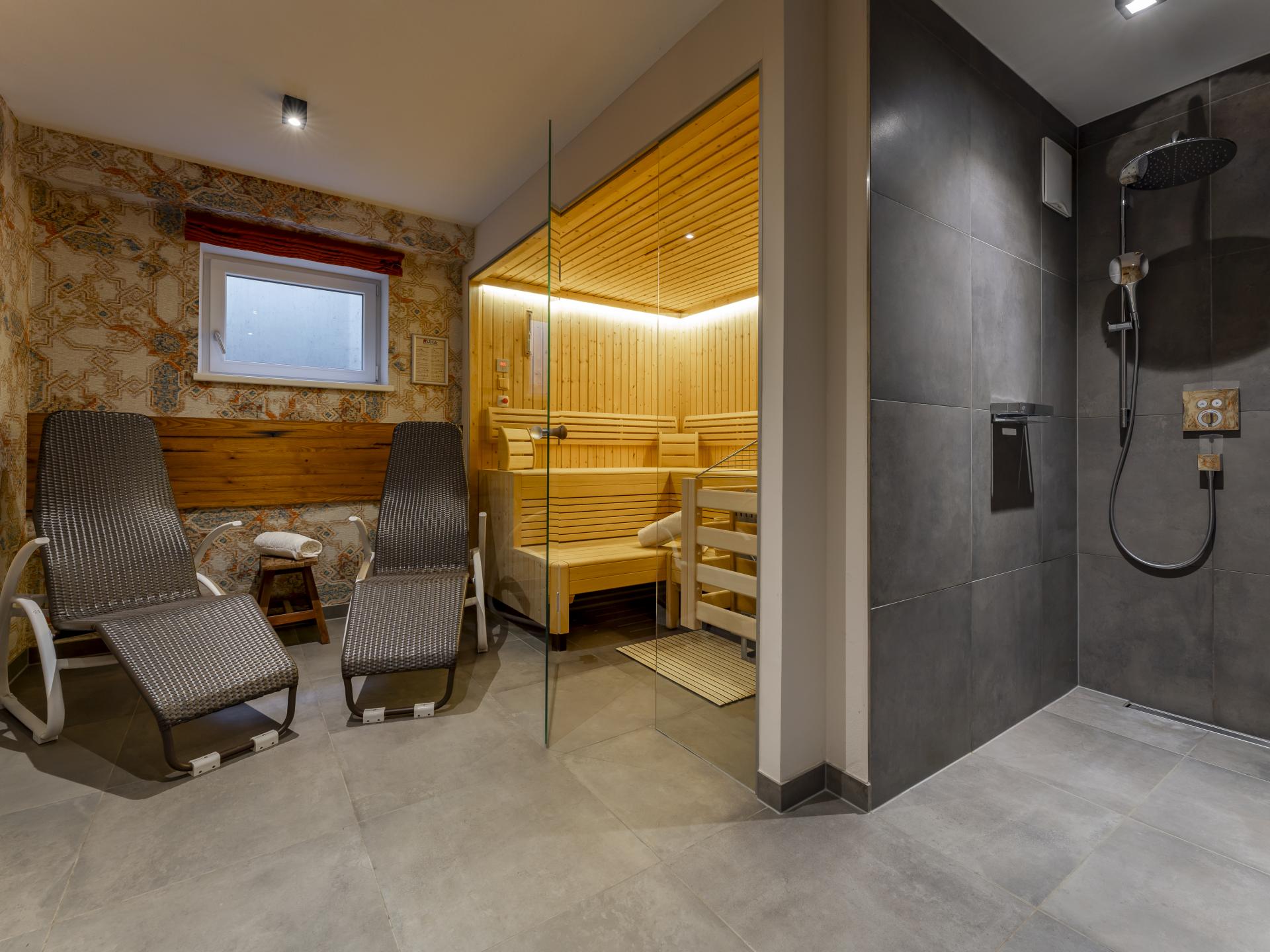 Luxe chalet met sauna en uitzicht, 200m van skilift in Leogang - foto 3