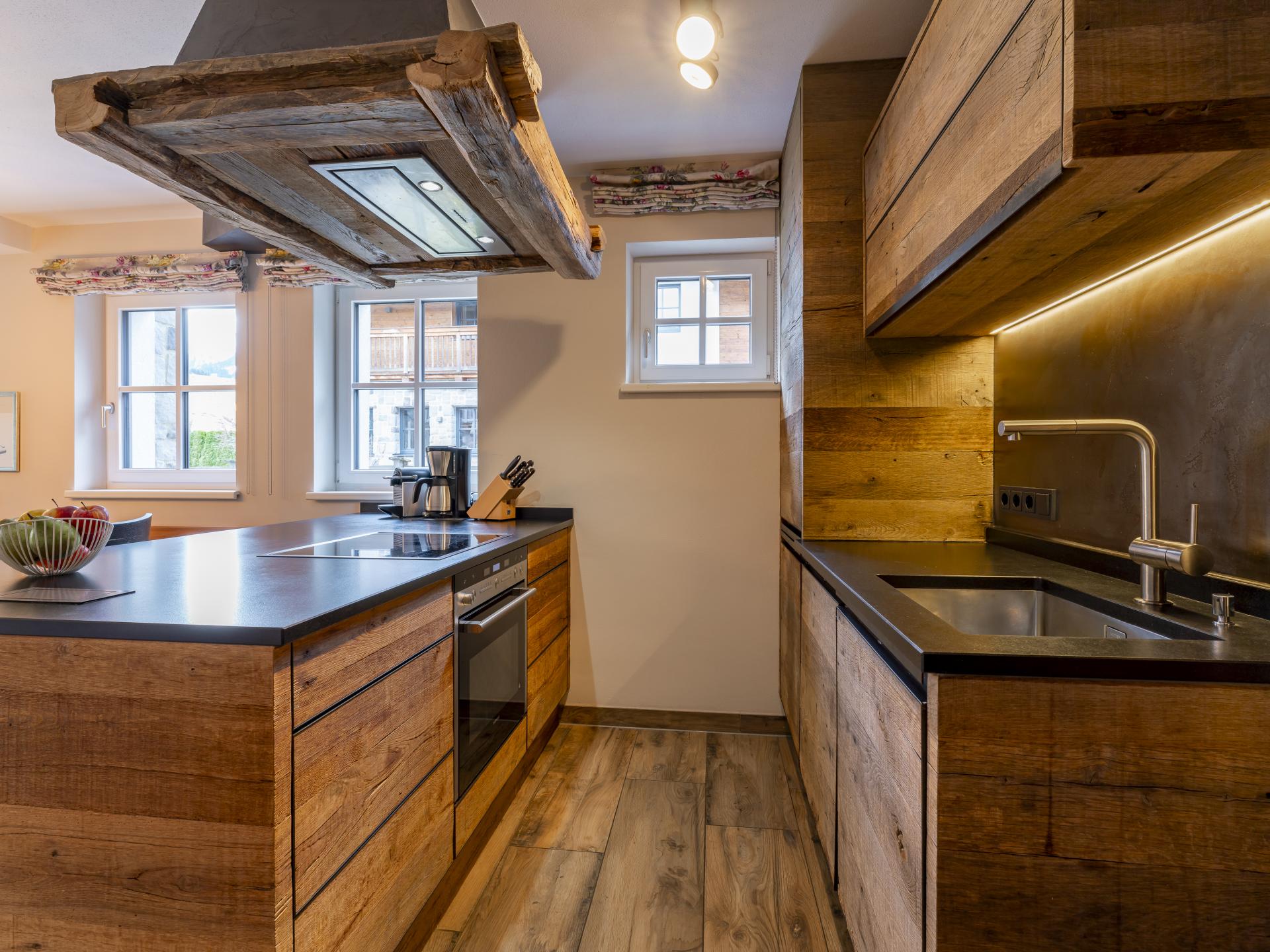 Luxe chalet met sauna en uitzicht, 200m van skilift in Leogang - foto 17