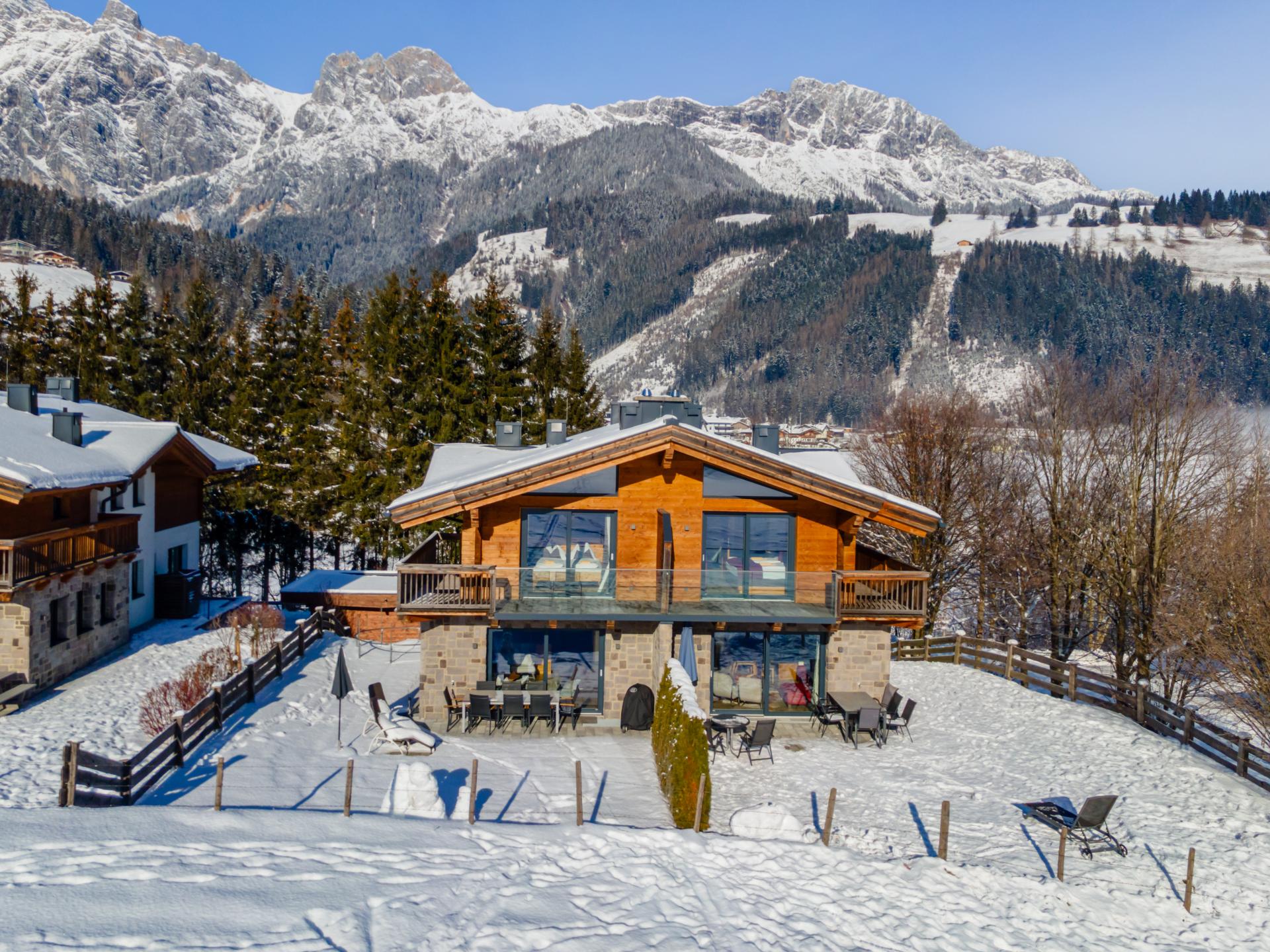 Luxe chalet met sauna en uitzicht, 200m van skilift in Leogang - foto 40