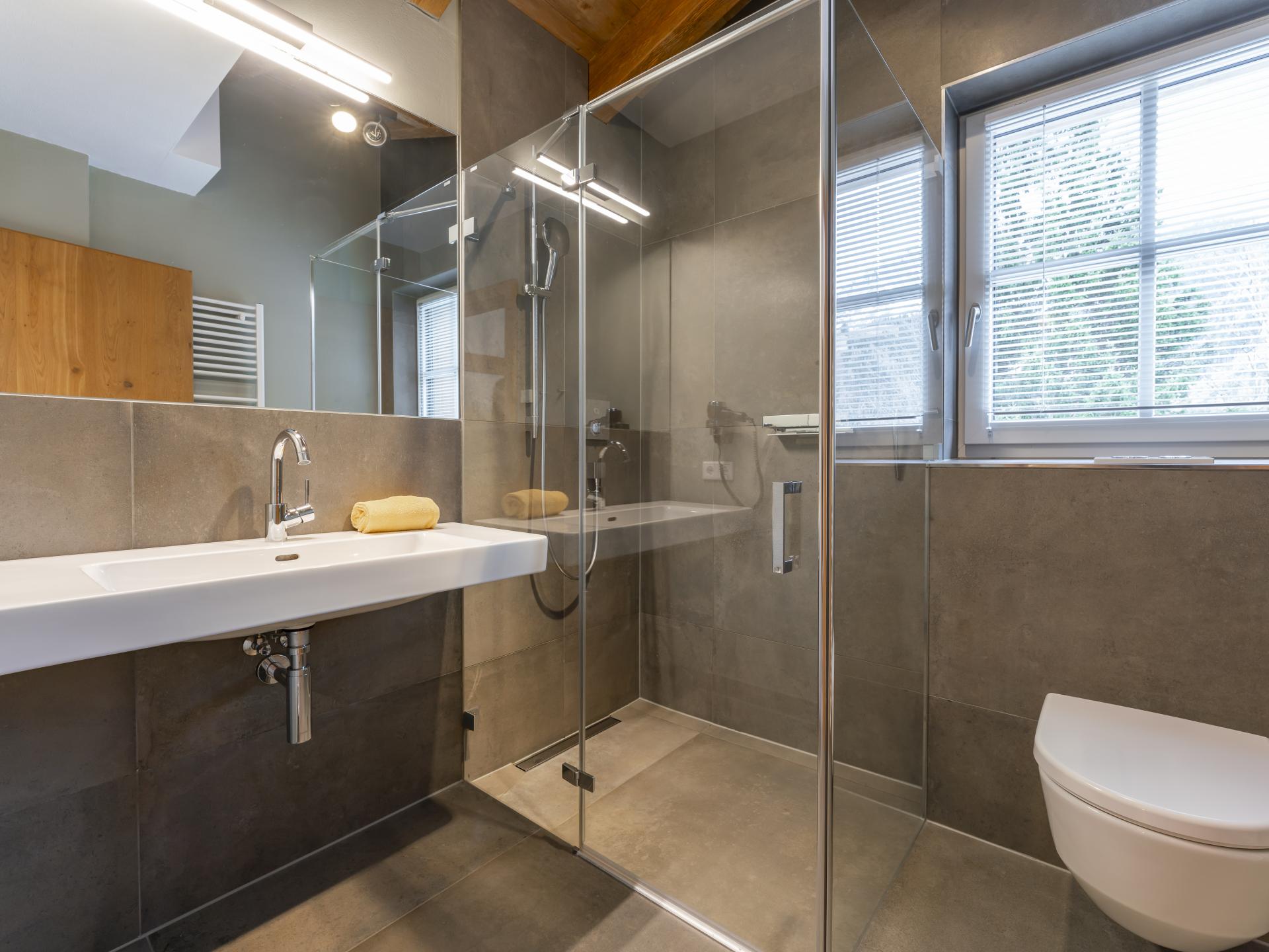 Luxe chalet met sauna en uitzicht, 200m van skilift in Leogang - foto 23
