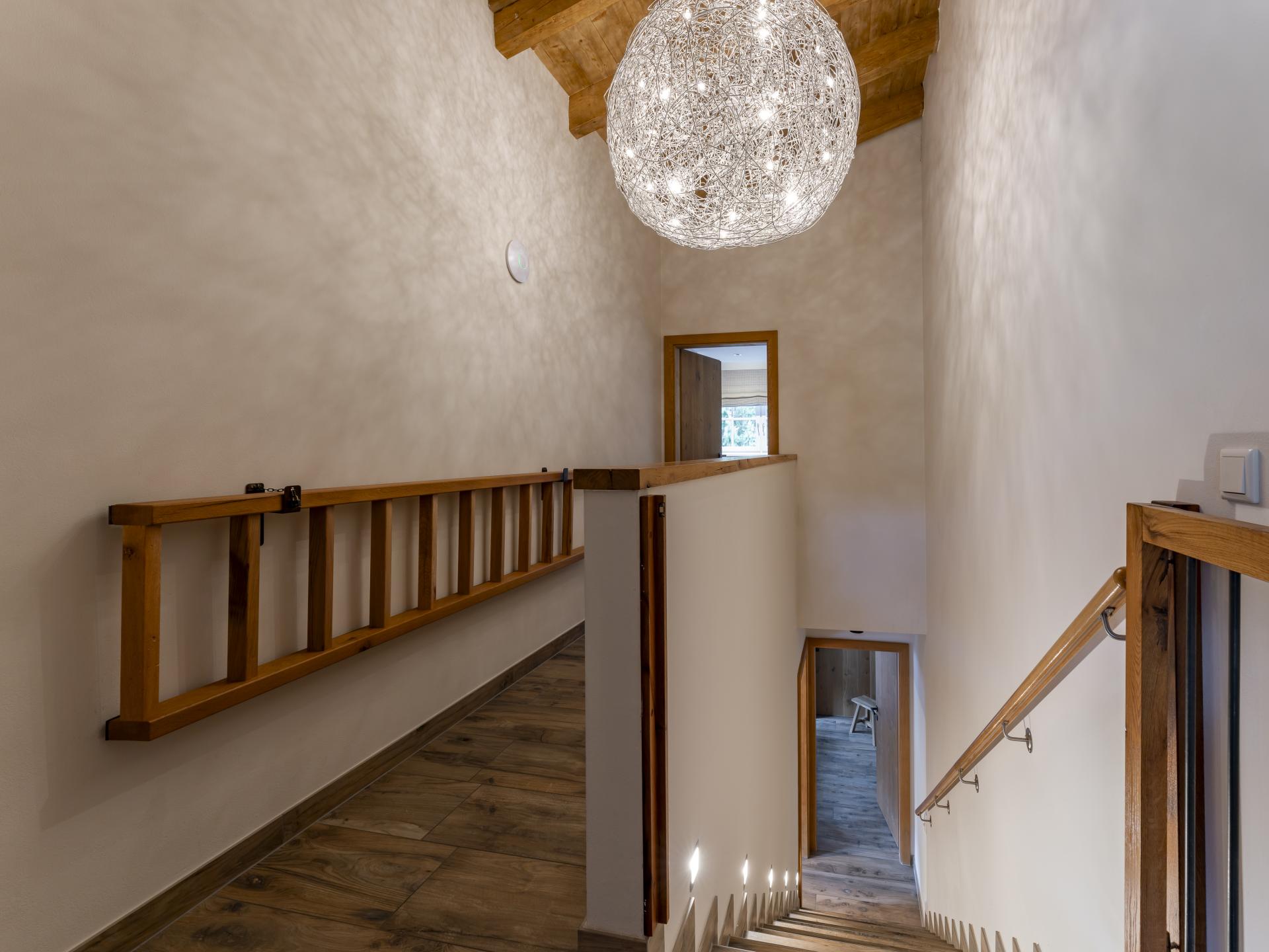 Luxe chalet met sauna en uitzicht, 200m van skilift in Leogang - foto 19