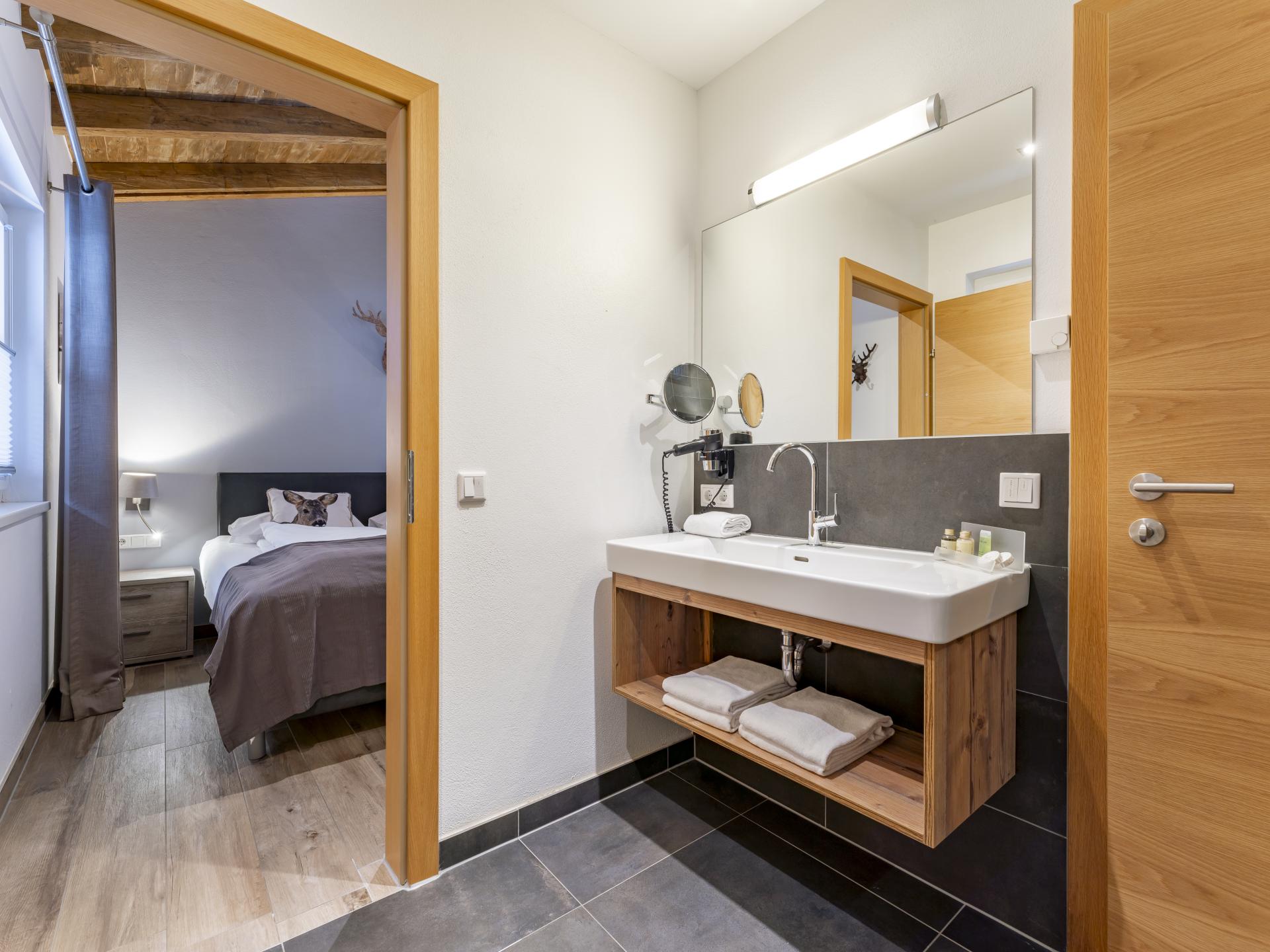 Op 300 m van de piste: Luxe penthouse in centrum van Piesendorf - foto 24