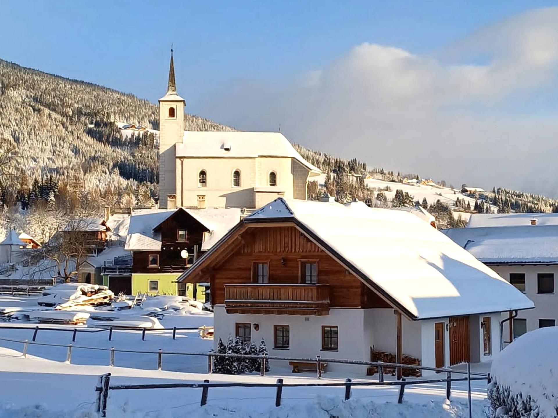 Knus chalet voor 4 personen in Mauterndorf, direct aan de skipiste - foto 36