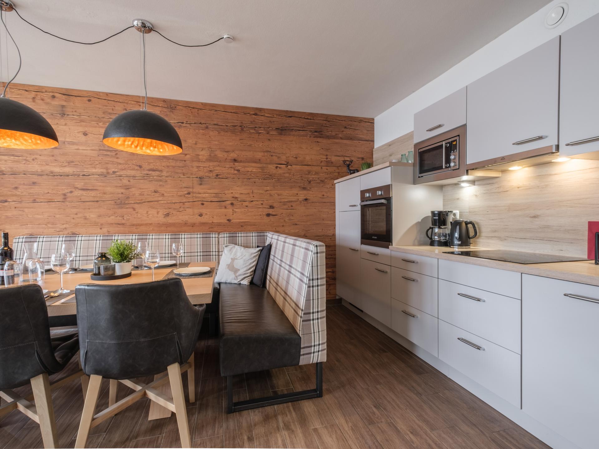 Stijlvol appartement voor 6 in Dienten, direct aan de piste en midden in het dorp - foto 13