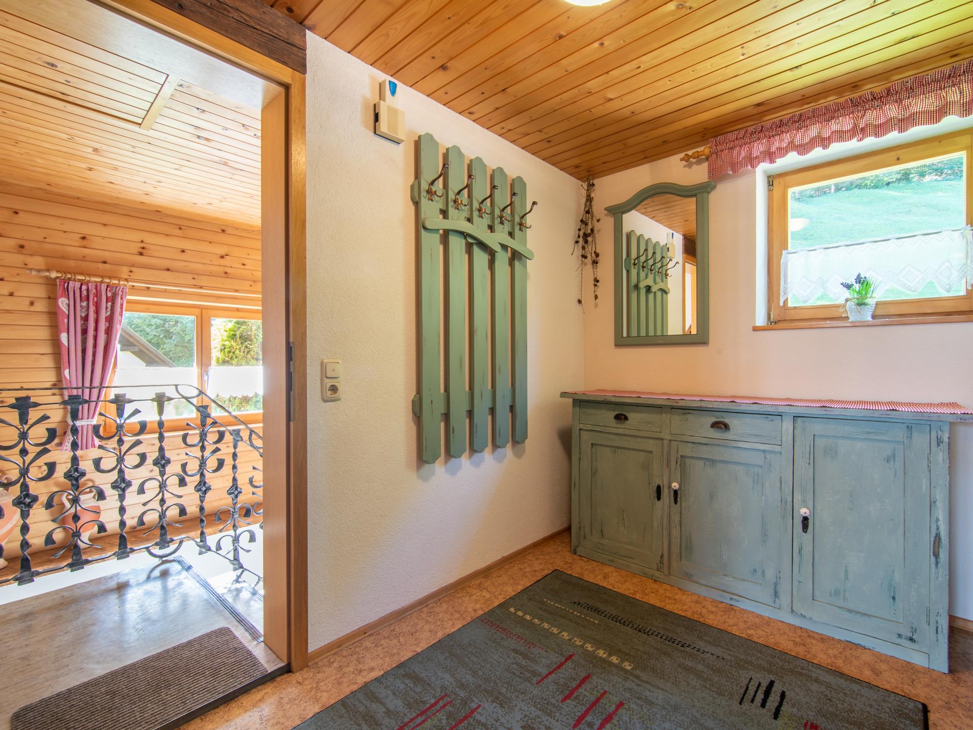 Vrijstaand chalet in Bürserberg met panoramisch bergzicht op 1000m hoogte - foto 9