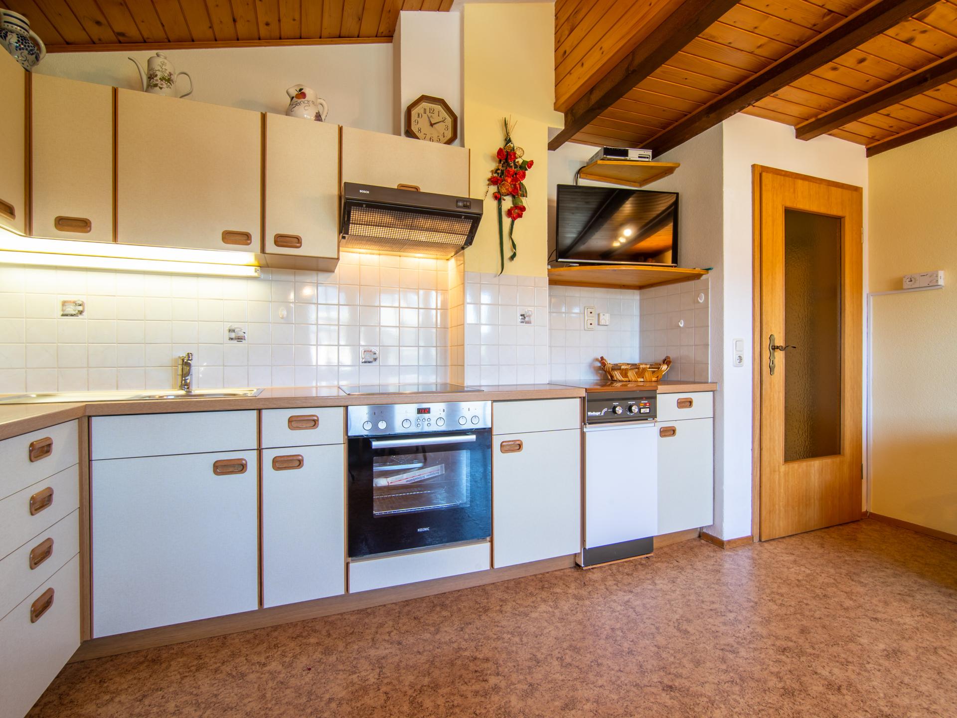 Vrijstaand chalet in Bürserberg met panoramisch bergzicht op 1000m hoogte - foto 11
