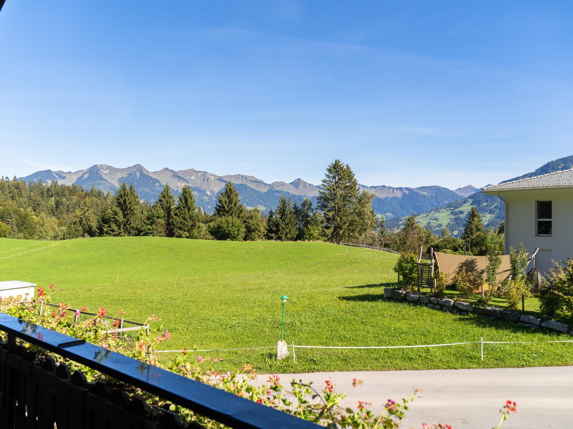 Vrijstaand chalet in Bürserberg met panoramisch bergzicht op 1000m hoogte - foto 24