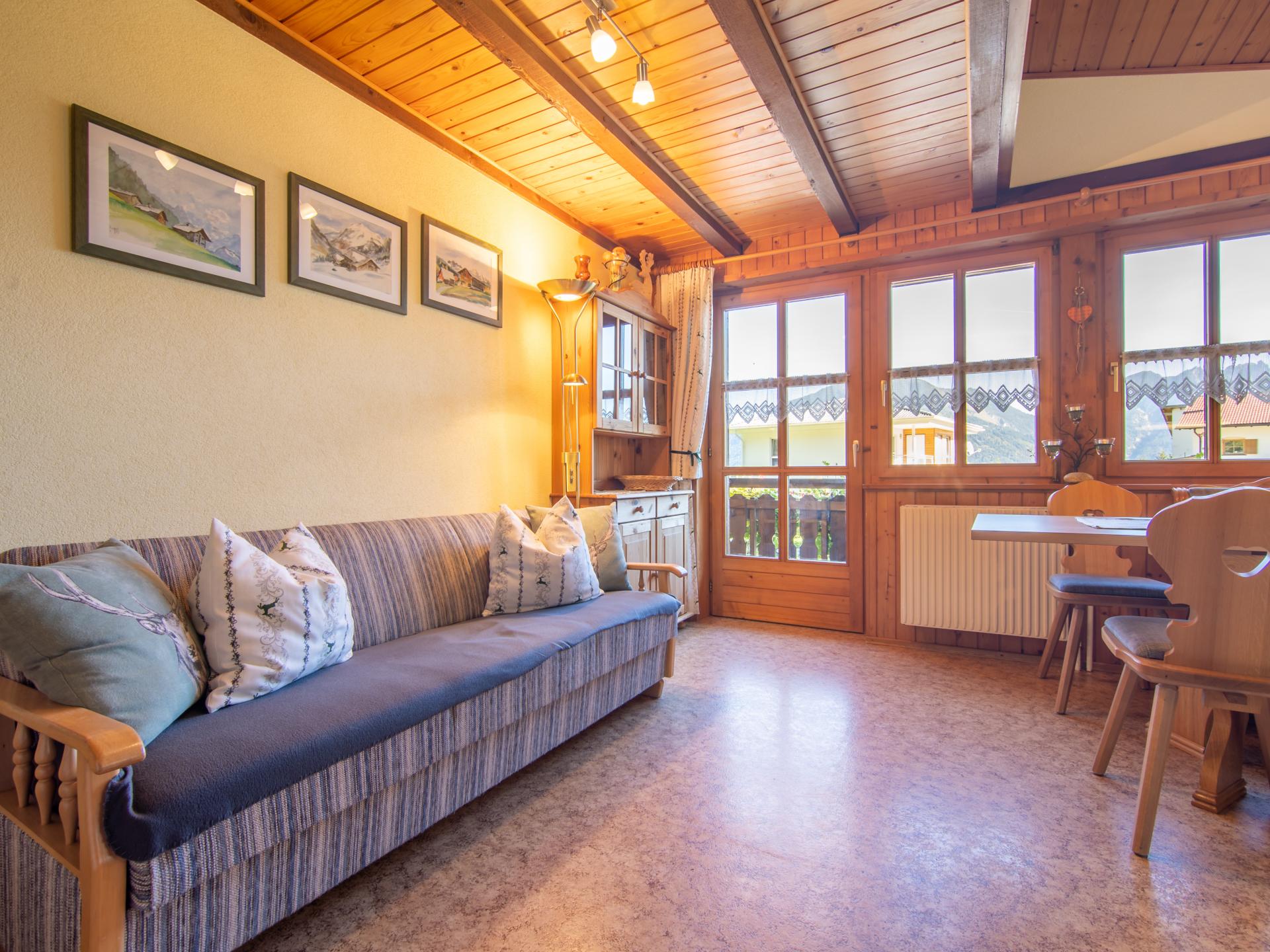 Vrijstaand chalet in Bürserberg met panoramisch bergzicht op 1000m hoogte - foto 2