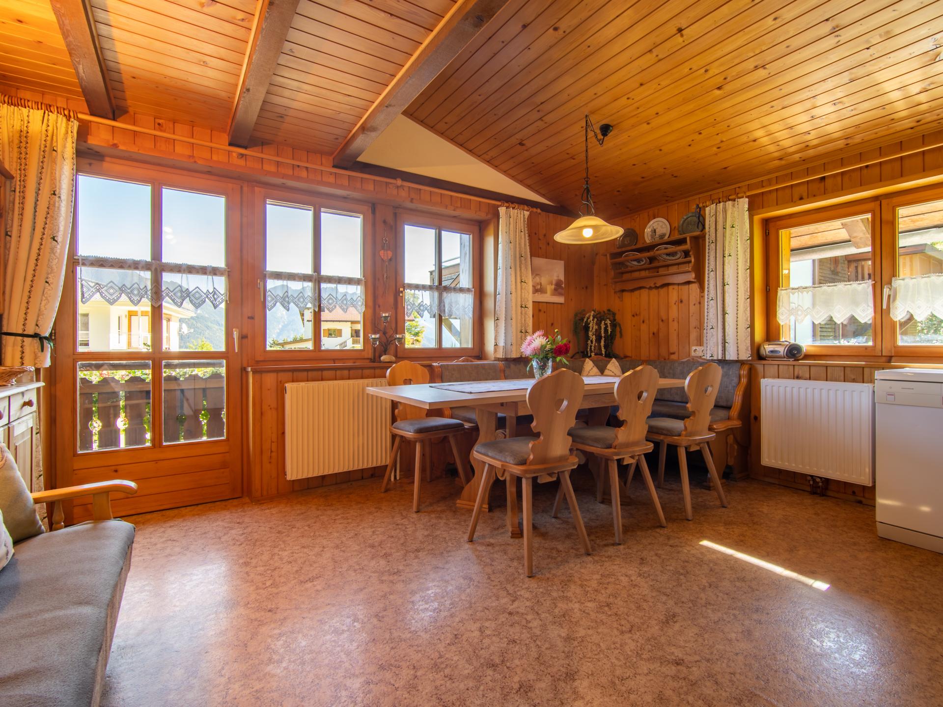 Vrijstaand chalet in Bürserberg met panoramisch bergzicht op 1000m hoogte - foto 10