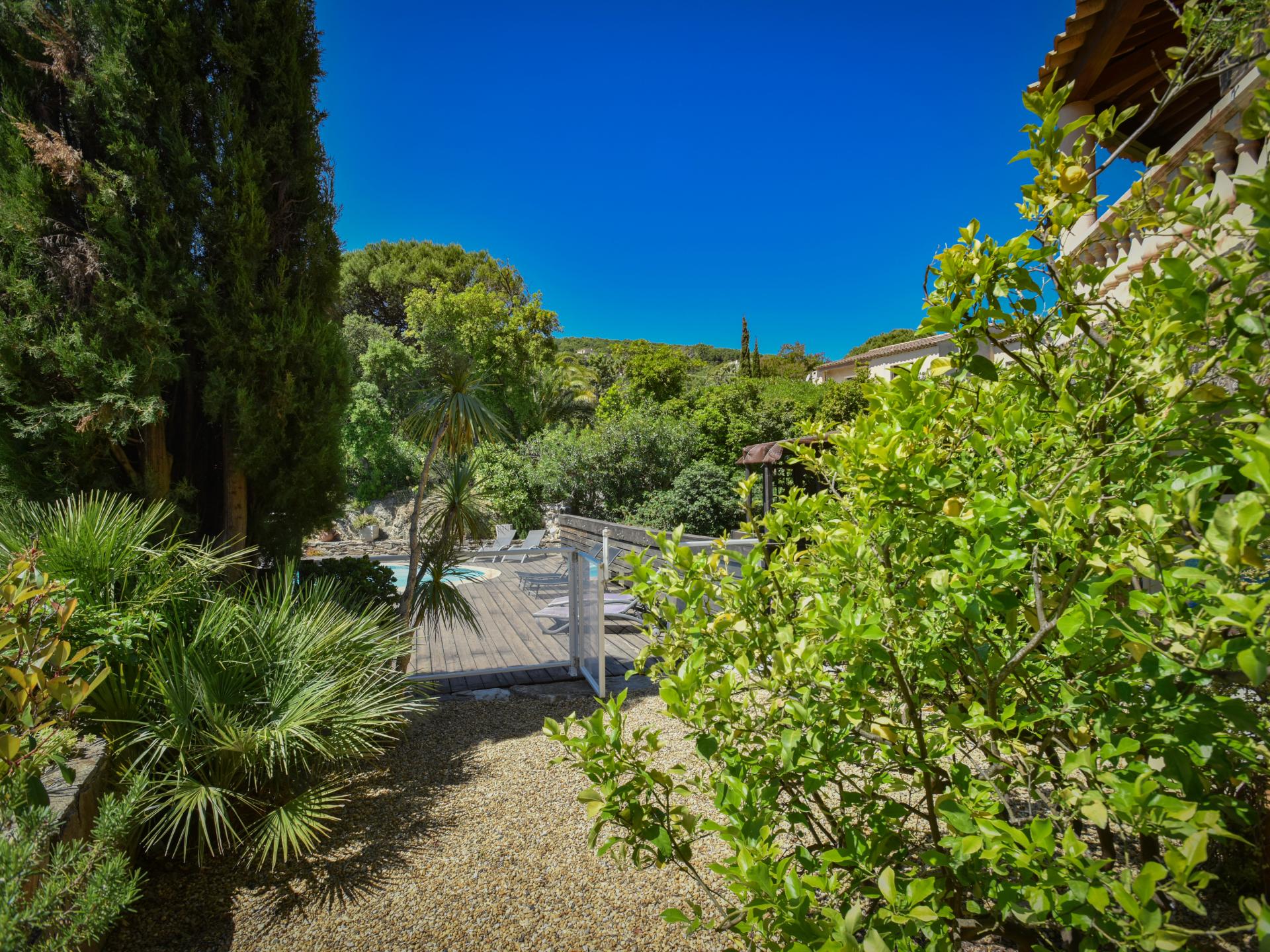 Vrijstaand vakantiehuis met privézwembad nabij Sainte Maxime en de Côte d'Azur - foto 38