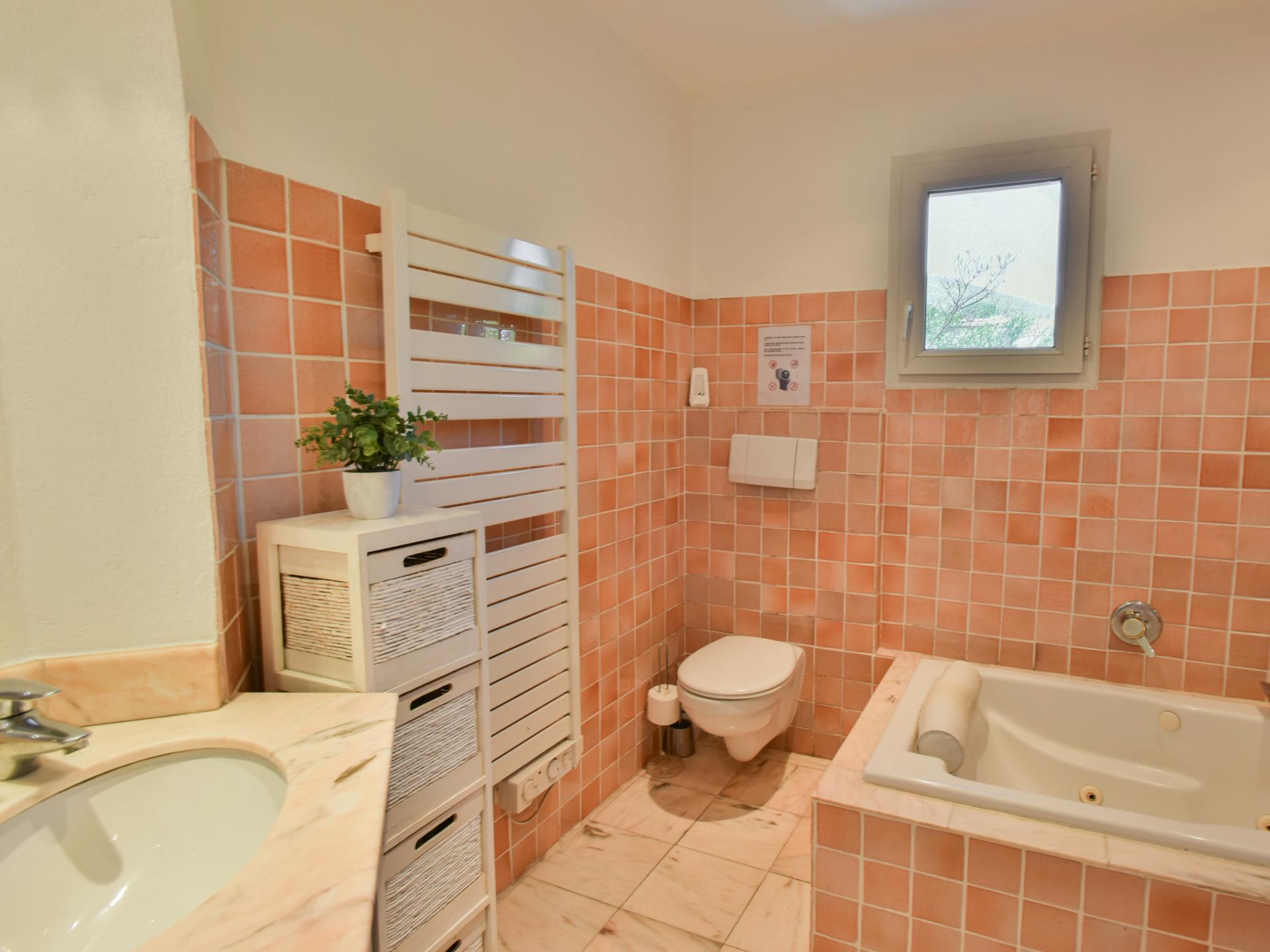 Vrijstaand vakantiehuis met privézwembad nabij Sainte Maxime en de Côte d'Azur - foto 24