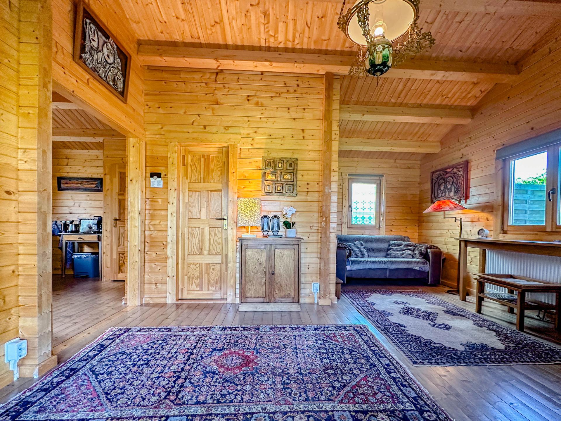 Onder de Oude Eik: Romantisch houten huisje vol kunst in Lottum - foto 9