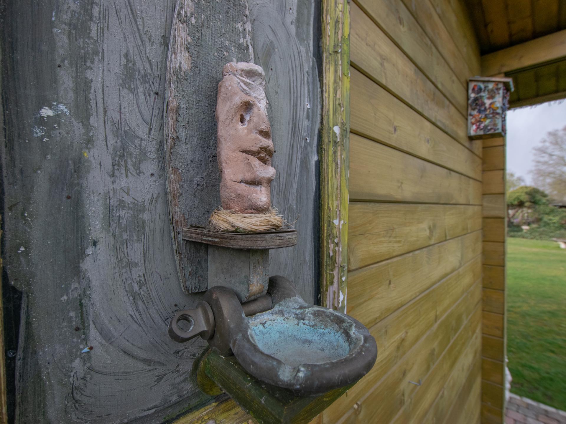 Onder de Oude Eik: Romantisch houten huisje vol kunst in Lottum - foto 29