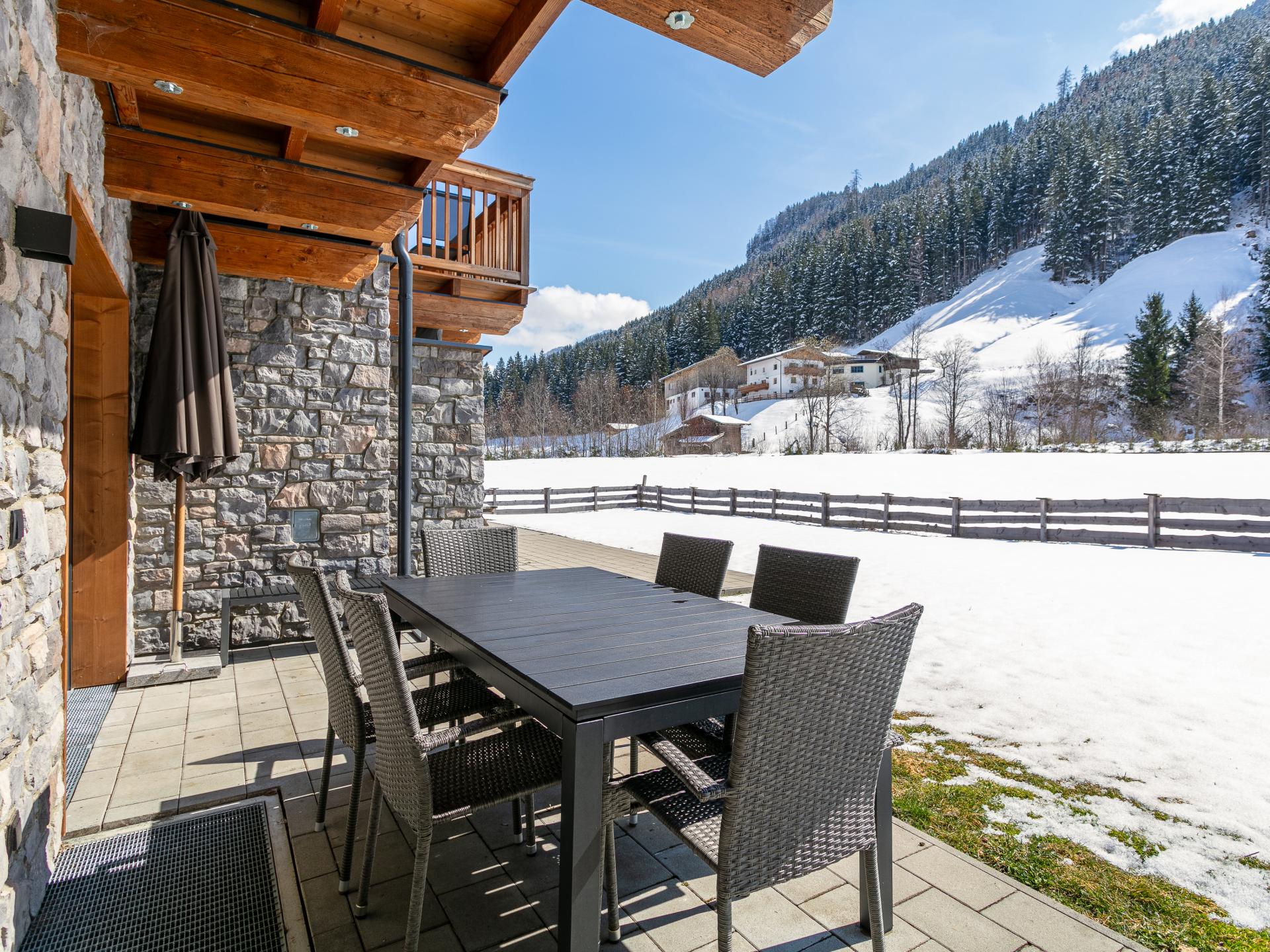 Op 800 m van de piste: Ruim vrijstaand chalet in Wald im Pinzgau · 10 pers. - foto 51