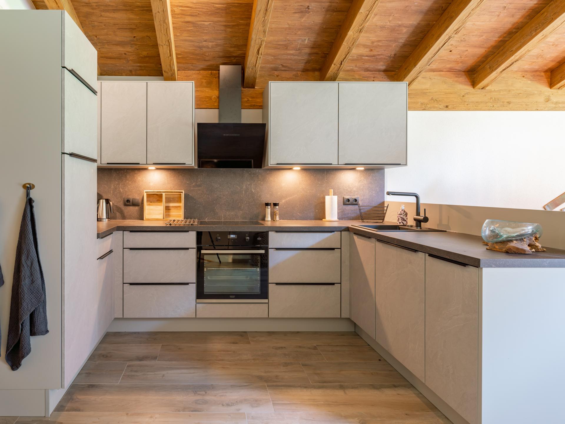 Op 800 m van de piste: Ruim vrijstaand chalet in Wald im Pinzgau · 10 pers. - foto 16