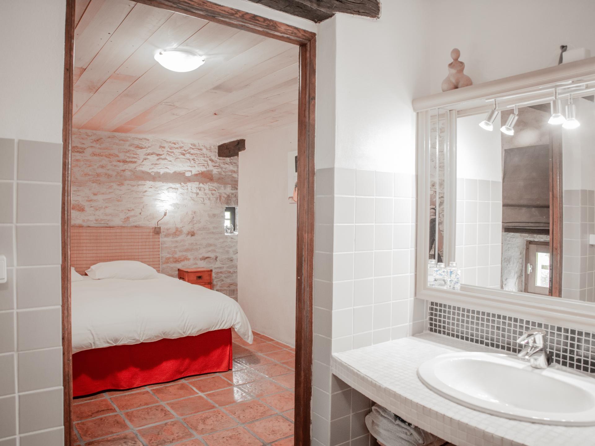 Vrijstaand authentiek landhuis met privézwembad in Puy l'Eveque - foto 18