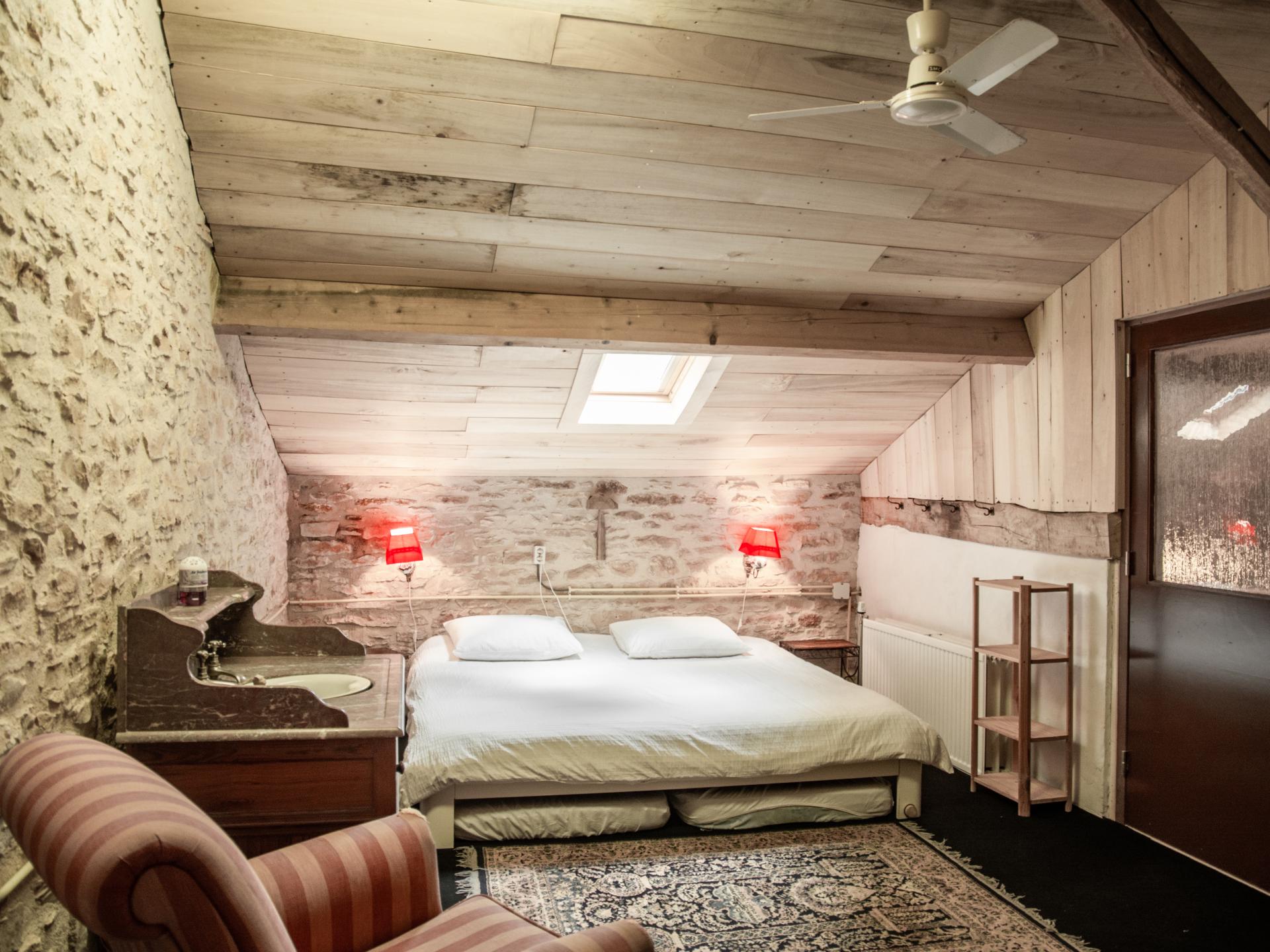 Vrijstaand authentiek landhuis met privézwembad in Puy l'Eveque - foto 22