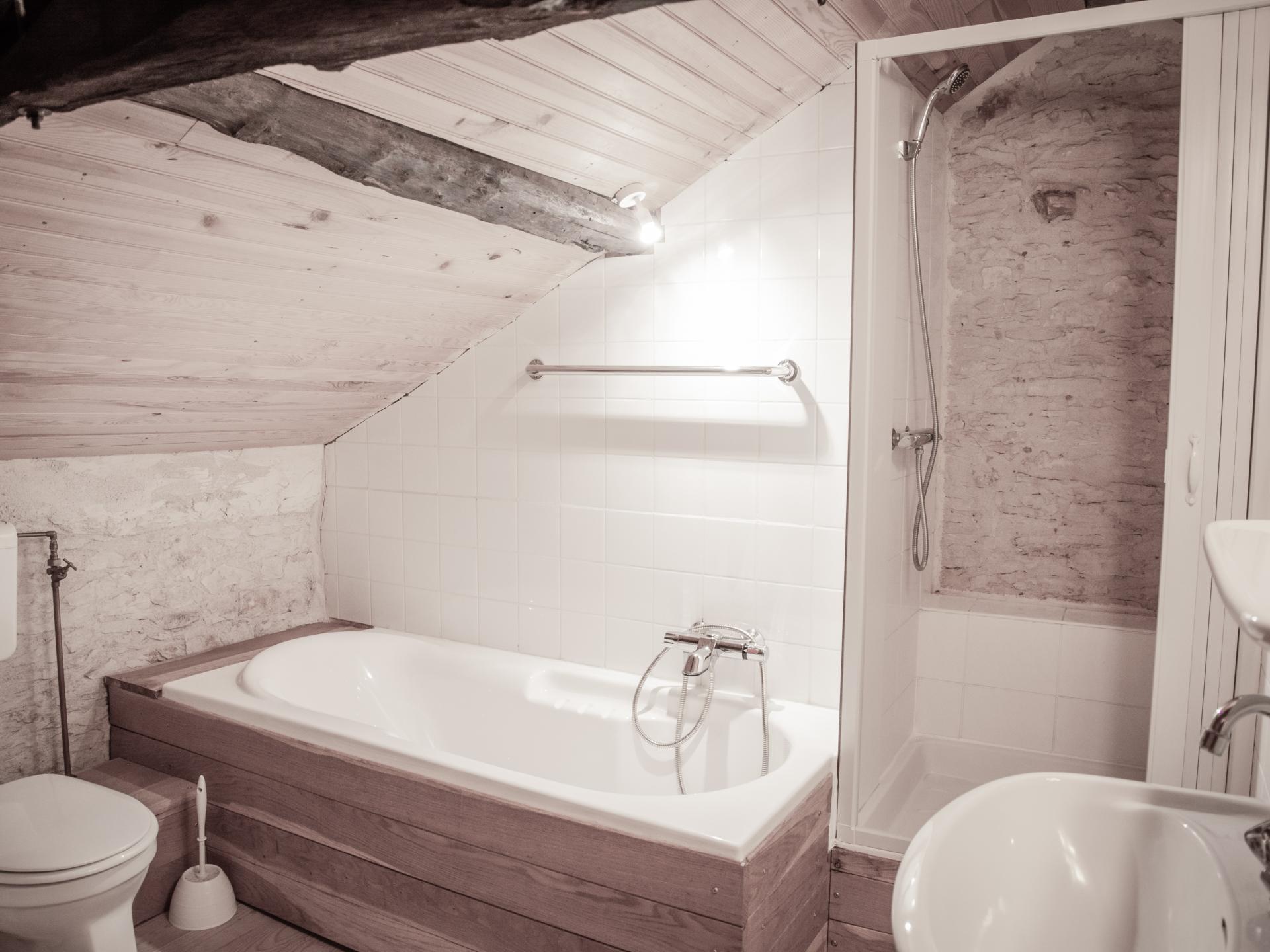 Vrijstaand authentiek landhuis met privézwembad in Puy l'Eveque - foto 20