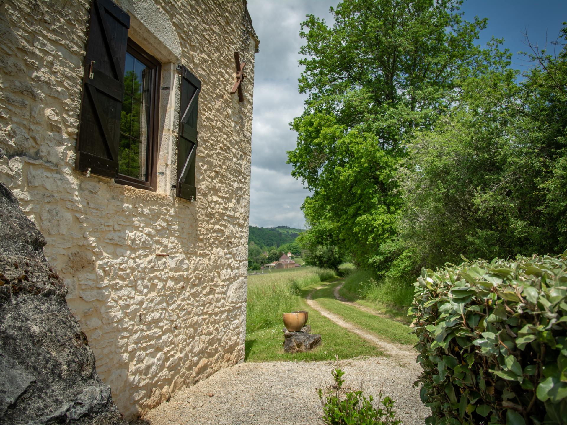 Vrijstaand authentiek landhuis met privézwembad in Puy l'Eveque - foto 7