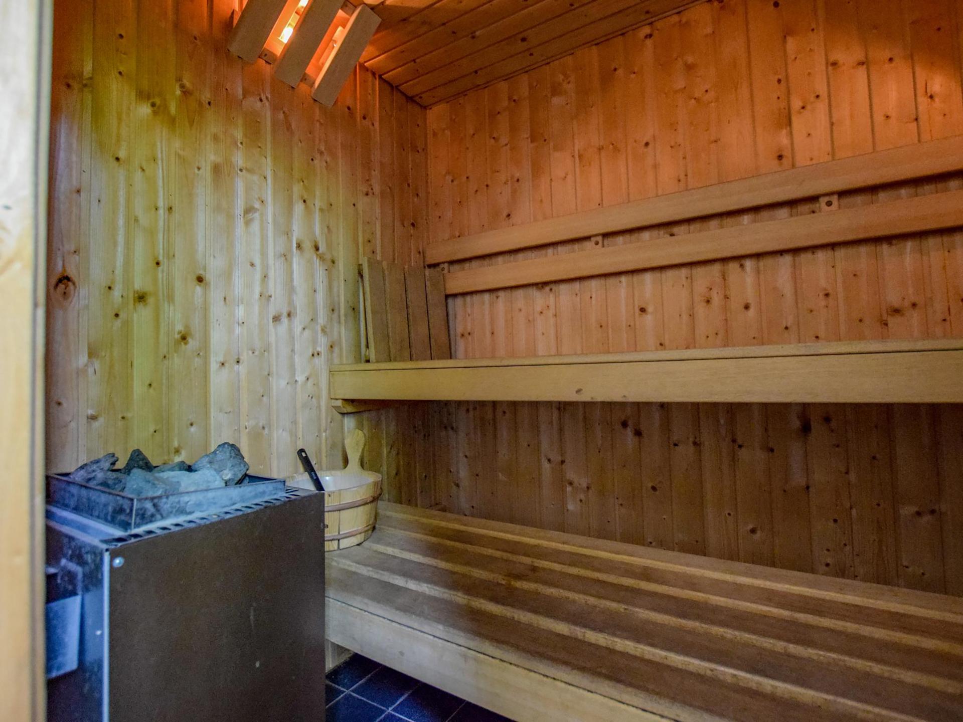 Luxe groepsaccommodatie met sauna in het bos van Haaren, 16 personen - foto 14