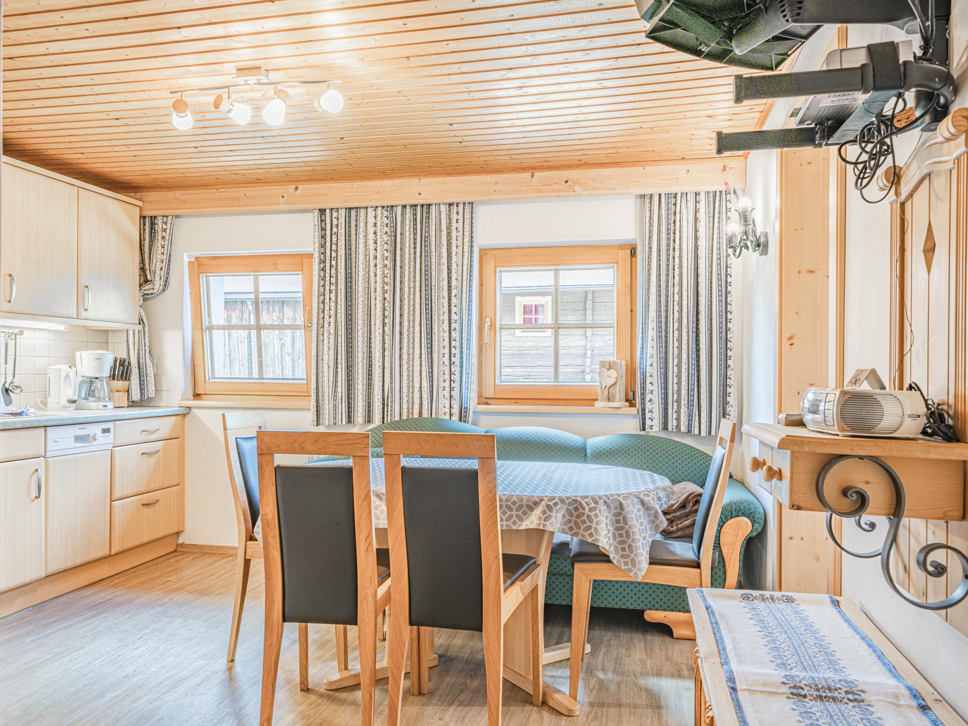 Ruim vakantiehuis voor 27 personen bij de piste in Brixen im Thale - foto 19