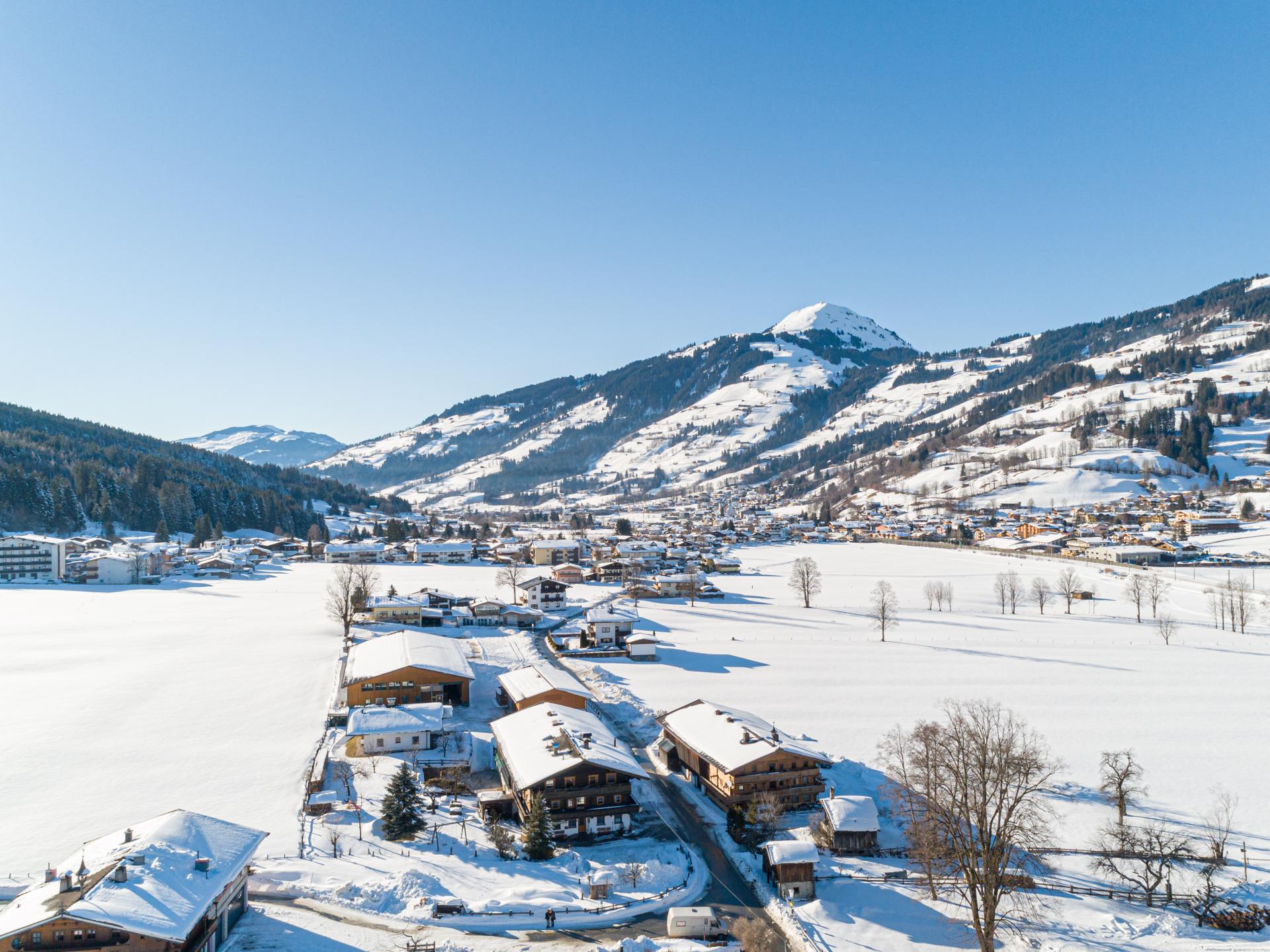 Ruim vakantiehuis voor 27 personen bij de piste in Brixen im Thale - foto 54