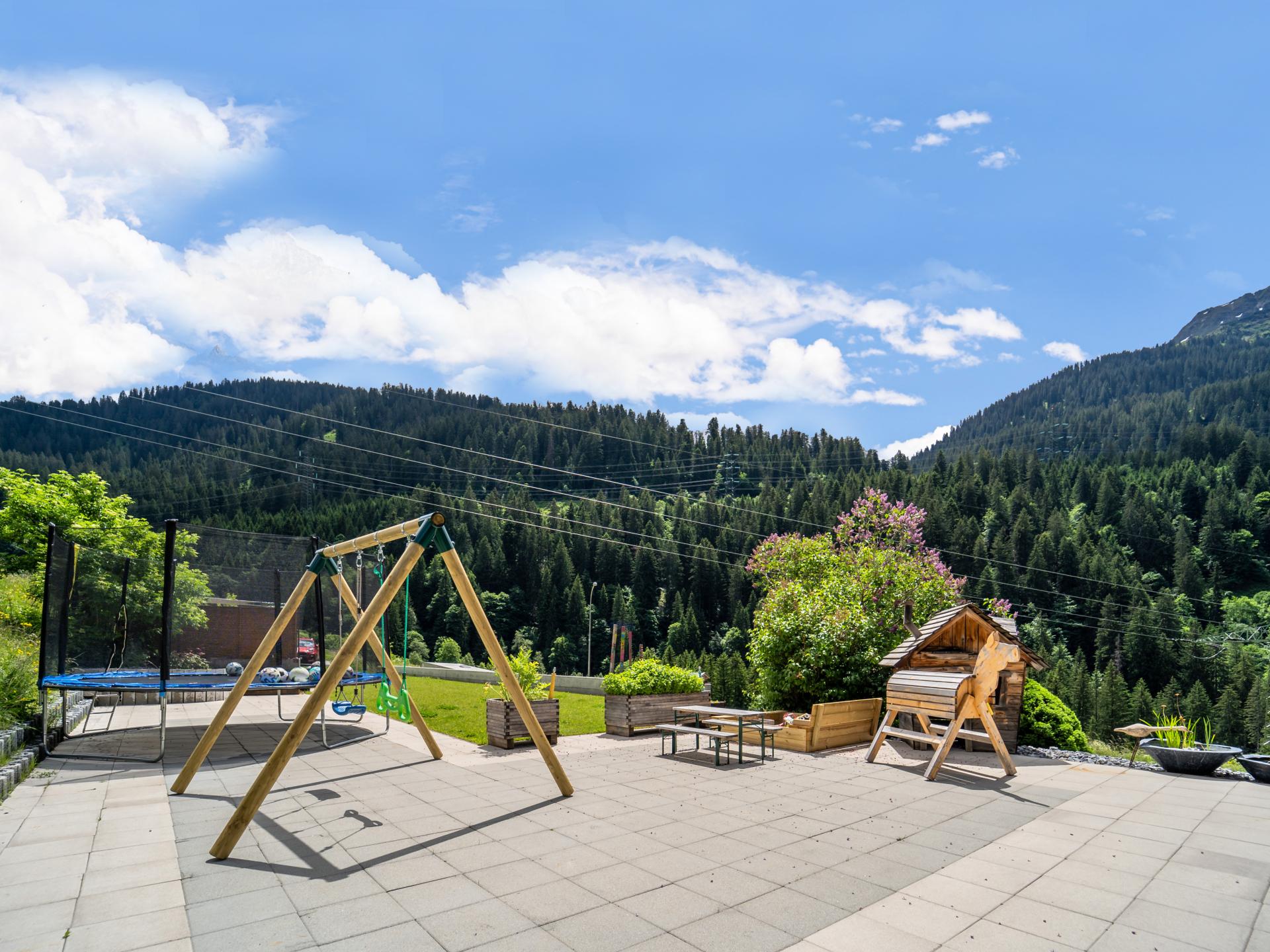 Ruim appartement voor 12 personen direct aan de skipiste in Klösterle - foto 25