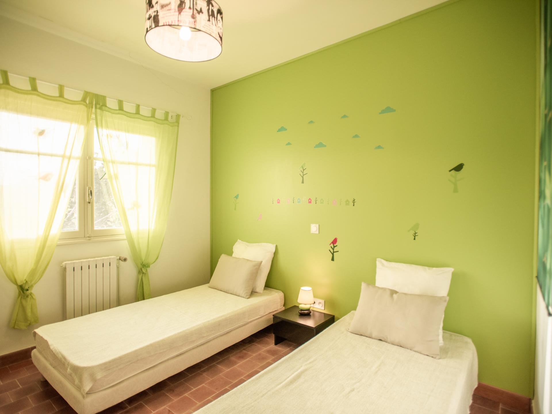 In het centrum van Salernes: Kindvriendelijke villa met omheind zwembad - foto 16