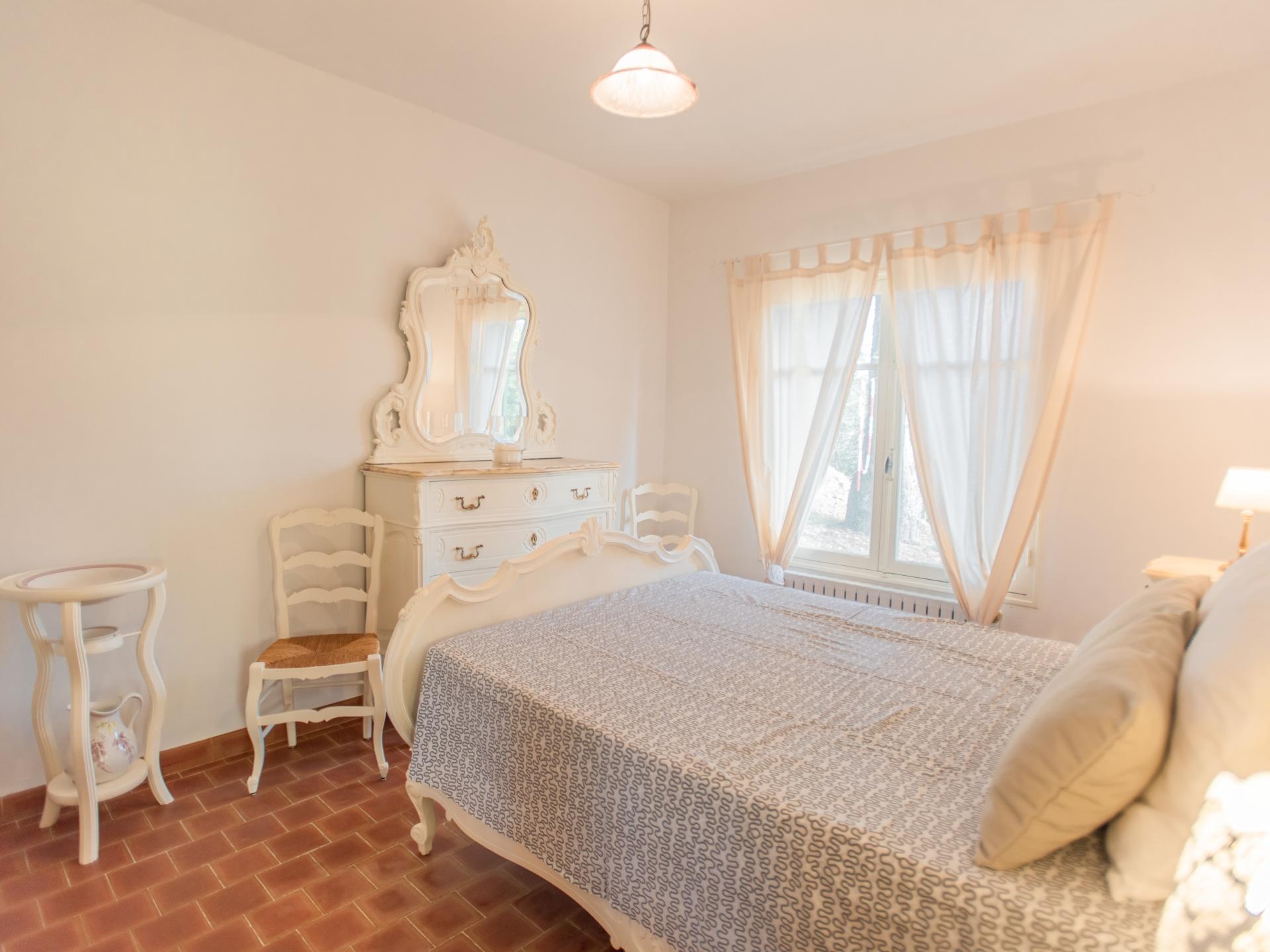 In het centrum van Salernes: Kindvriendelijke villa met omheind zwembad - foto 12