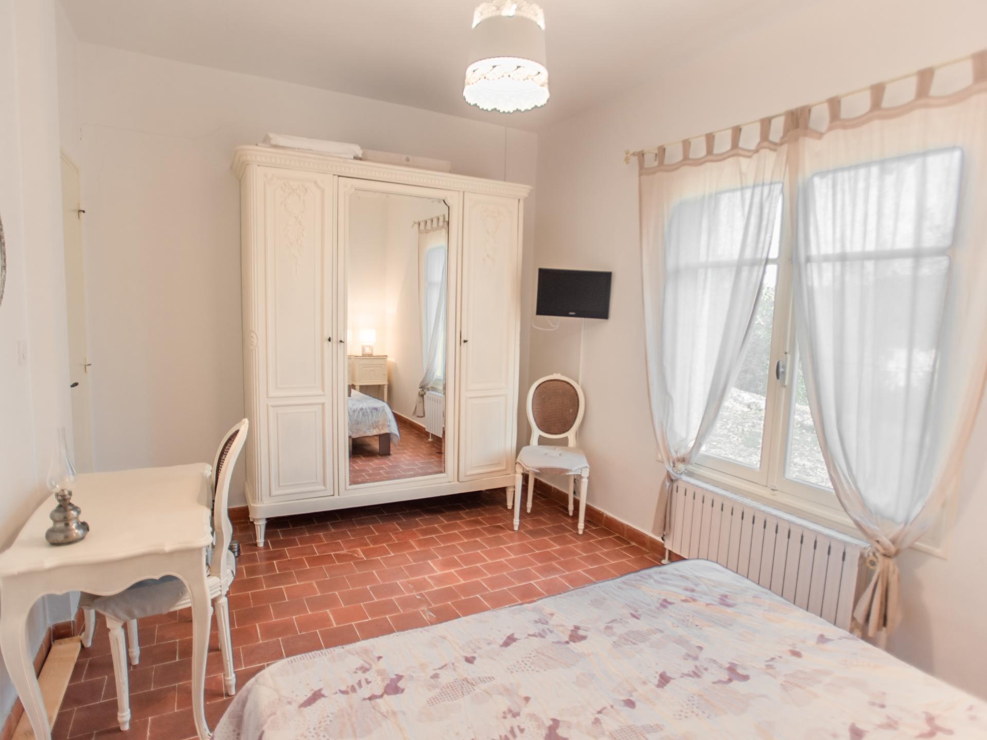 In het centrum van Salernes: Kindvriendelijke villa met omheind zwembad - foto 15