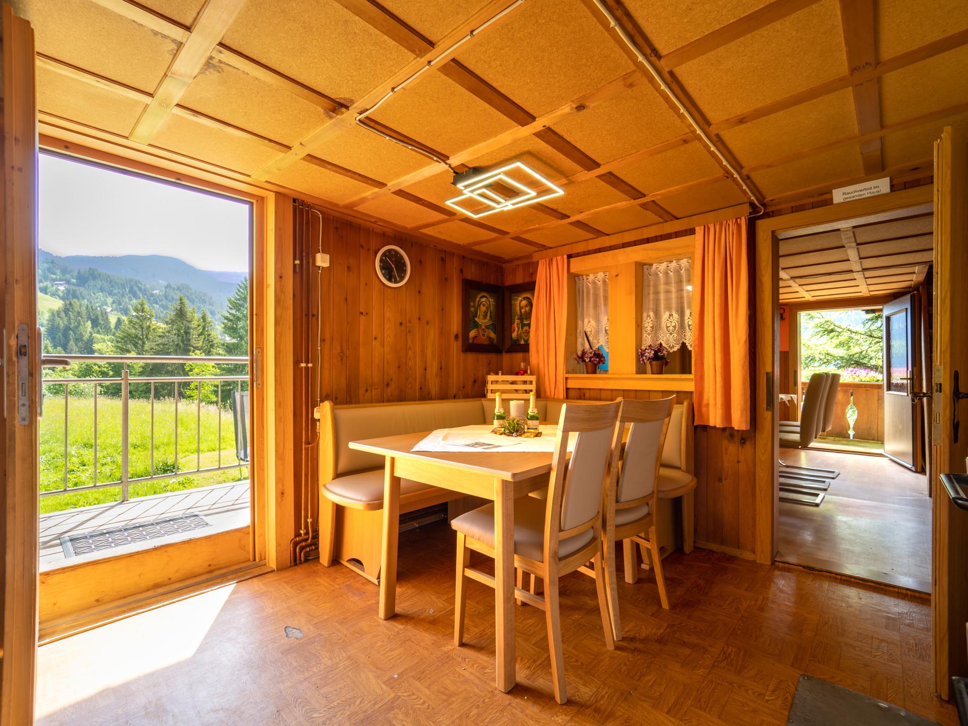 200 jaar oud alpenappartement met tuin en uitzicht in Silbertal - foto 15