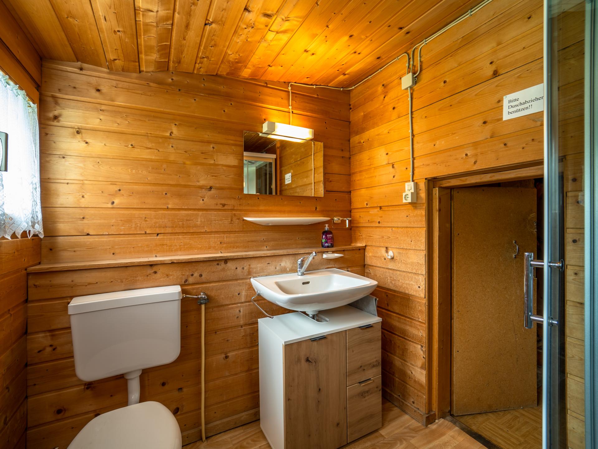 200 jaar oud alpenappartement met tuin en uitzicht in Silbertal - foto 8