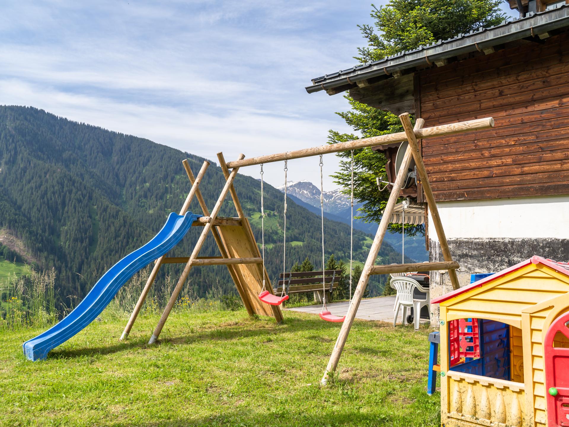 200 jaar oud alpenappartement met tuin en uitzicht in Silbertal - foto 23