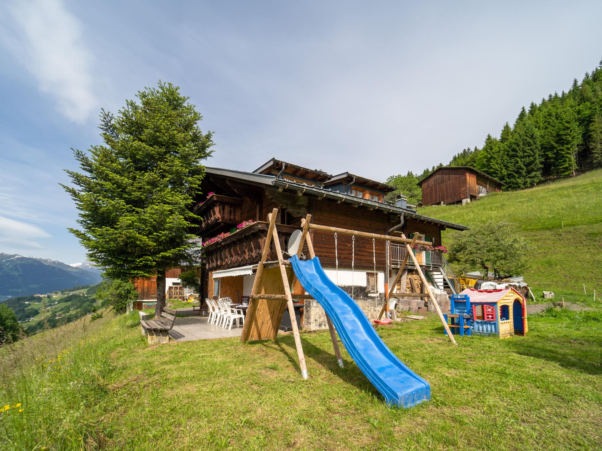200 jaar oud alpenappartement met tuin en uitzicht in Silbertal - foto 27