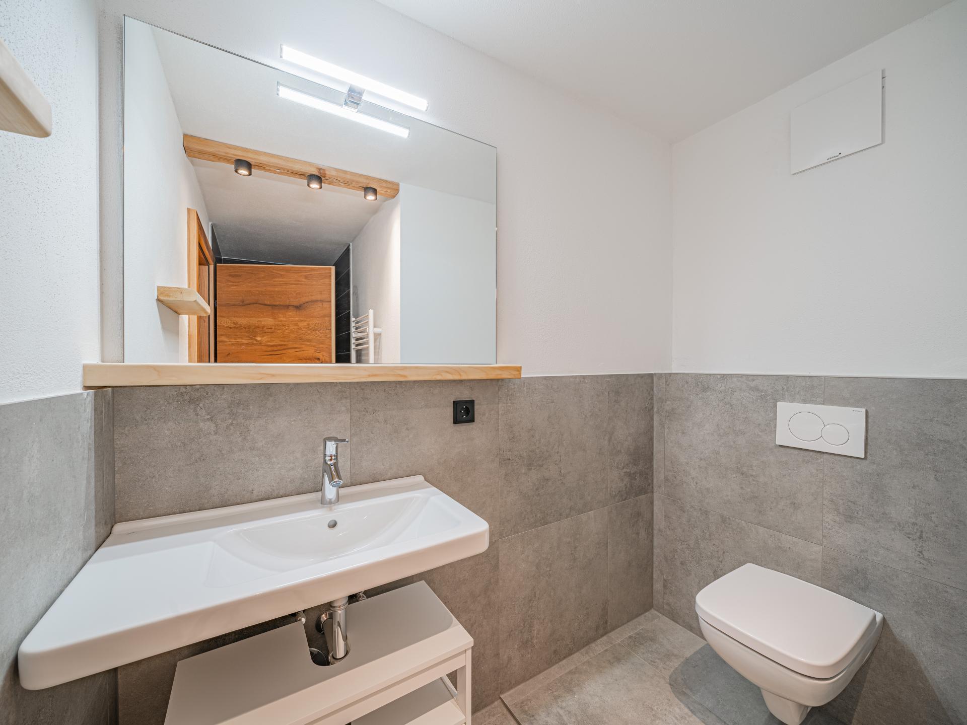 Ruim boerderij-appartement voor 12 personen, 50 meter van de skilift - foto 15