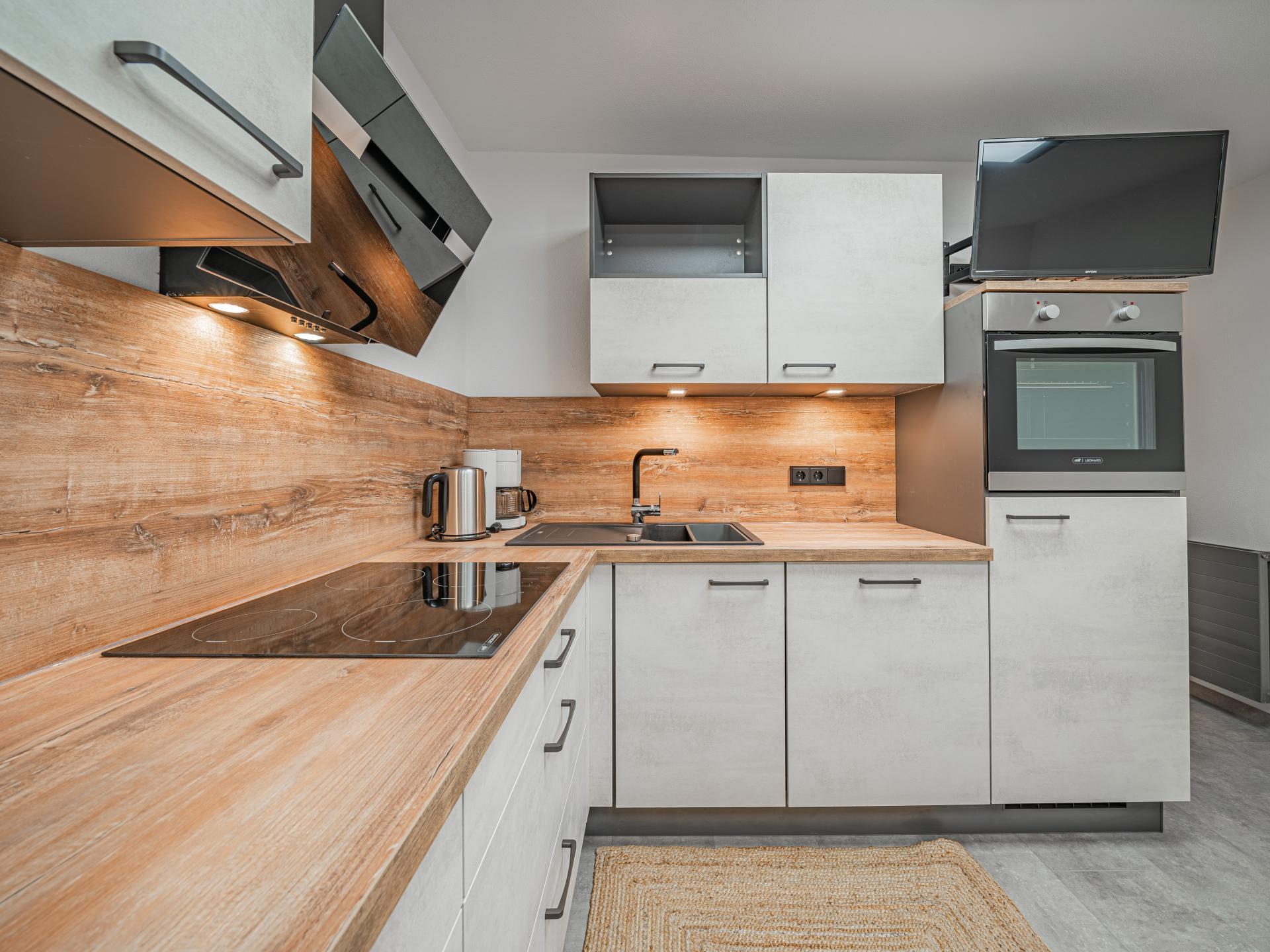 Ruim boerderij-appartement voor 12 personen, 50 meter van de skilift - foto 13