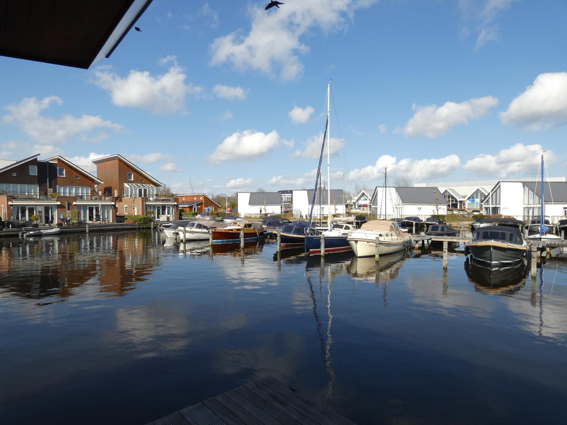Moderne woonark aan het Uitgeestermeer met terras en jachthaven - foto 29