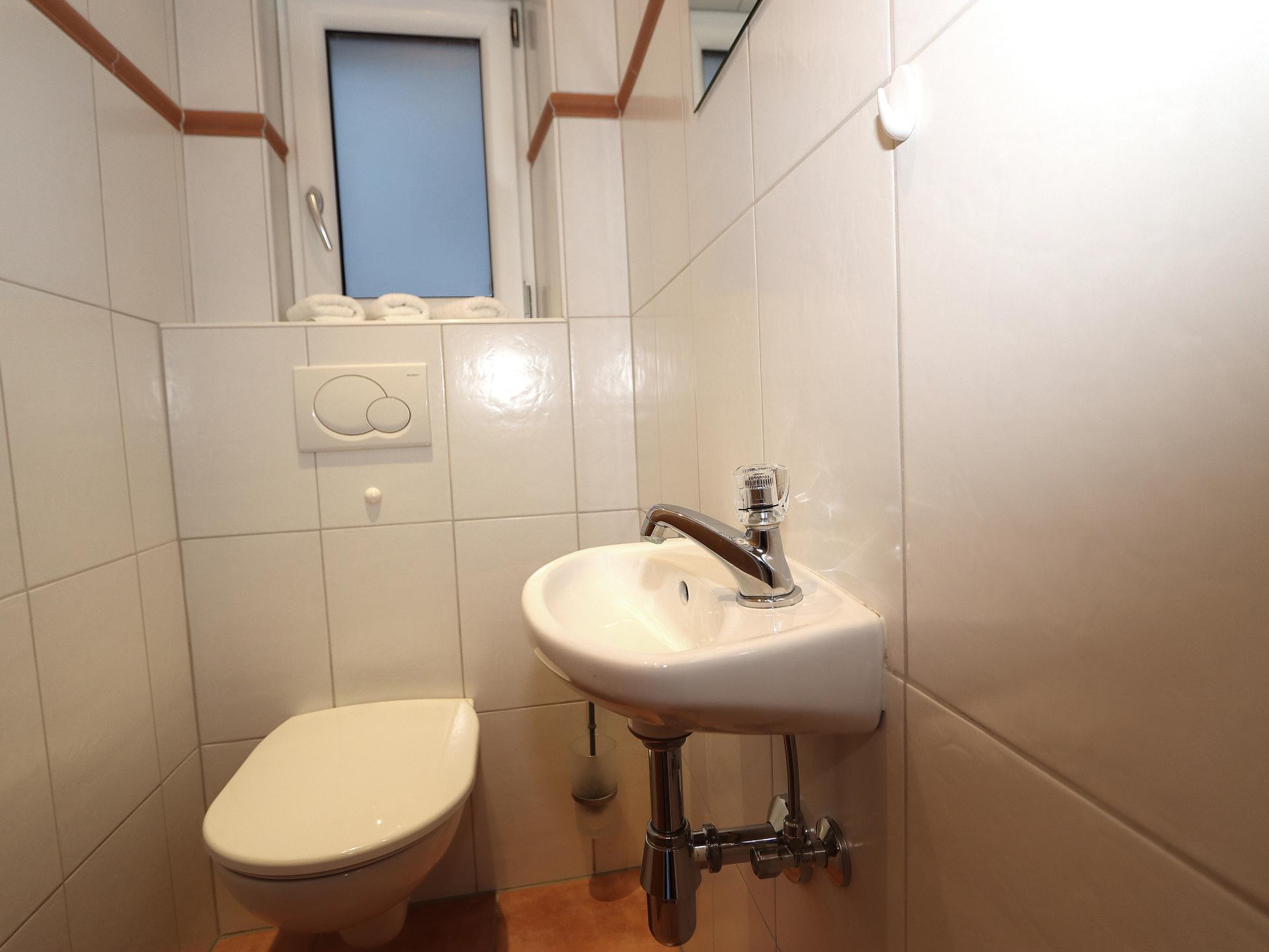 Vakantiehuis in Klösterle op 300 m van het meer en aan de piste - foto 15