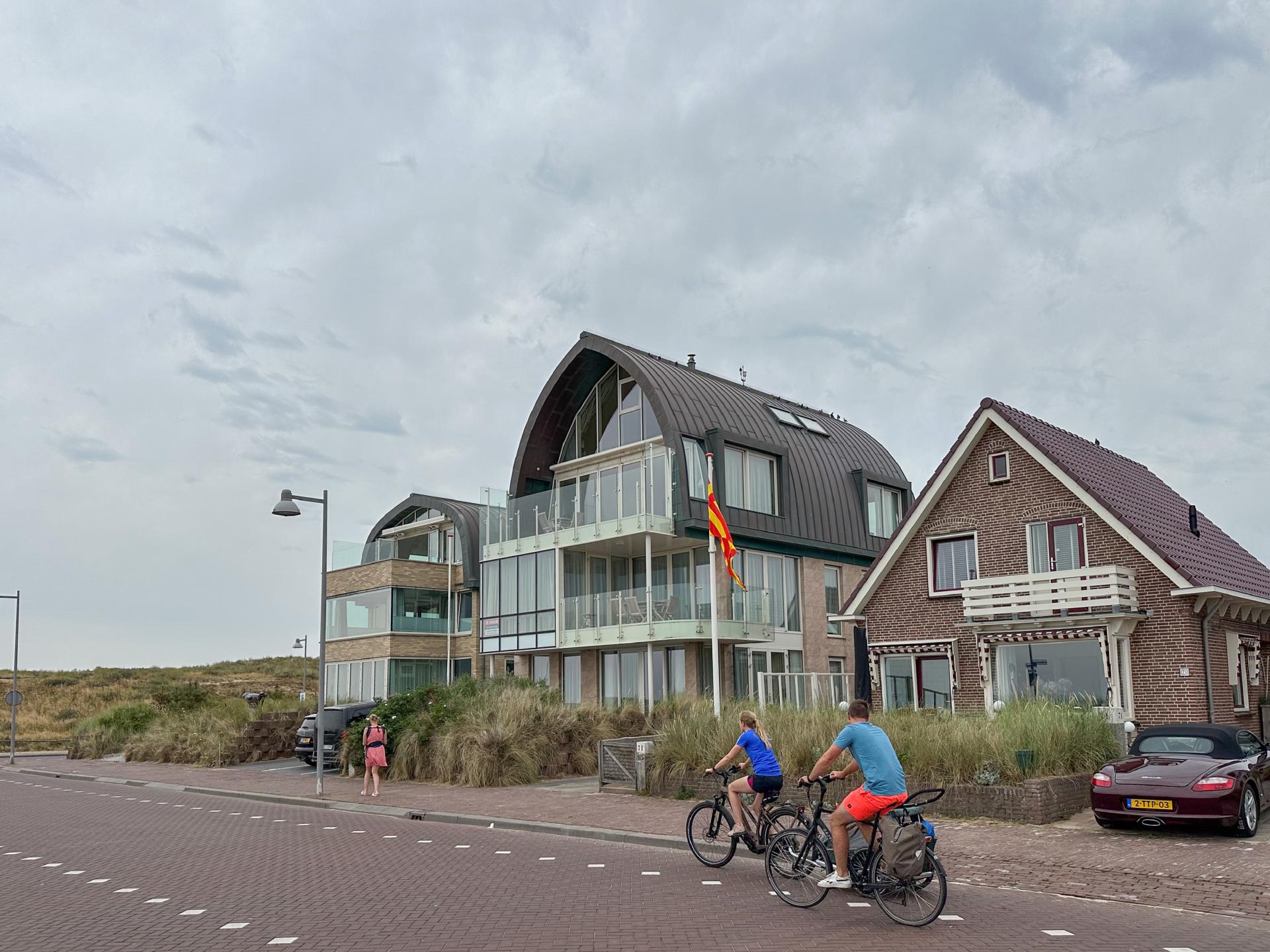 Appartement met panoramisch zeezicht en balkon in hartje Egmond aan Zee - foto 3