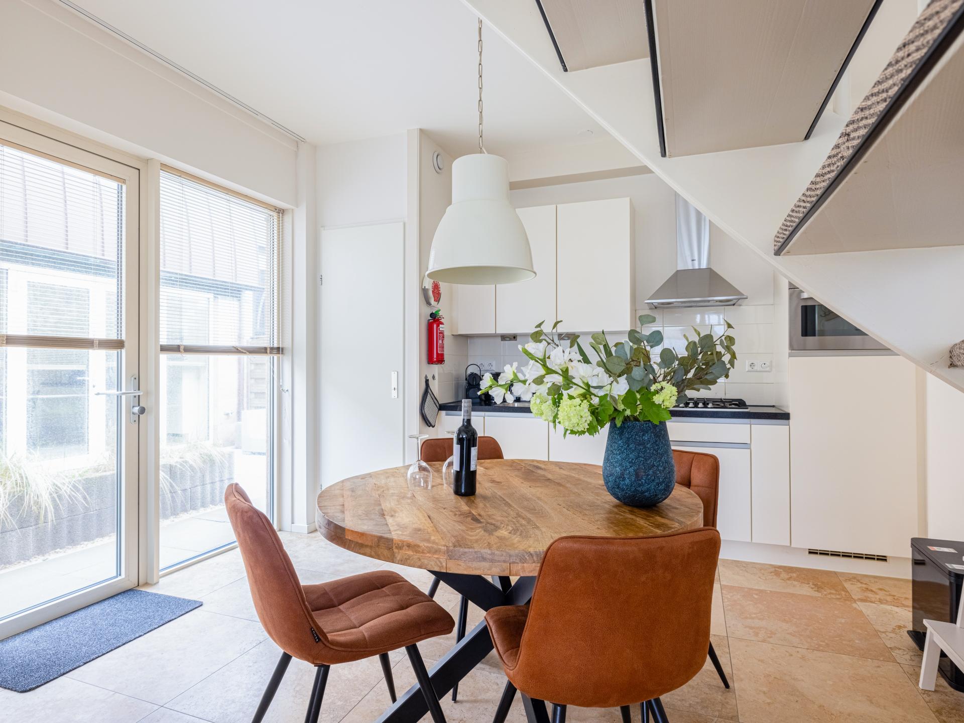 Modern vakantiehuis aan de boulevard van Egmond met zeezicht en terras - foto 8