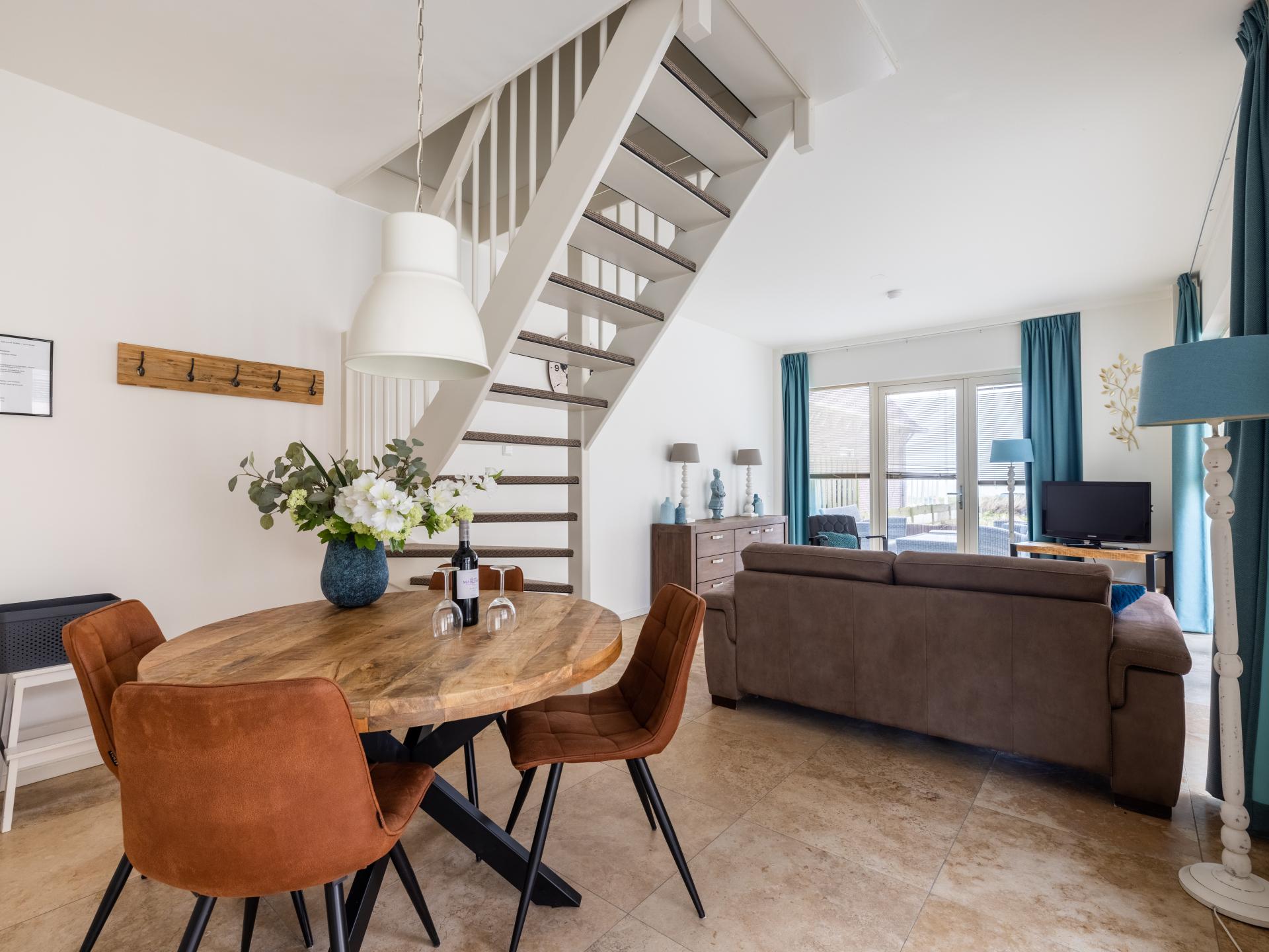 Modern vakantiehuis aan de boulevard van Egmond met zeezicht en terras - foto 10